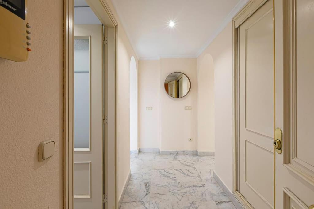 MARBELLA HOME RENTALS - Marina Banus, Puerto Banus, 2BR Modern, parking & pool
