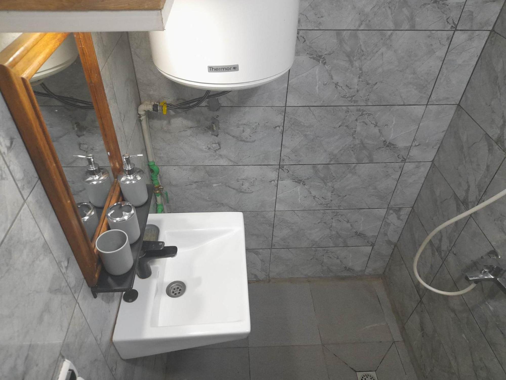 Photo 6