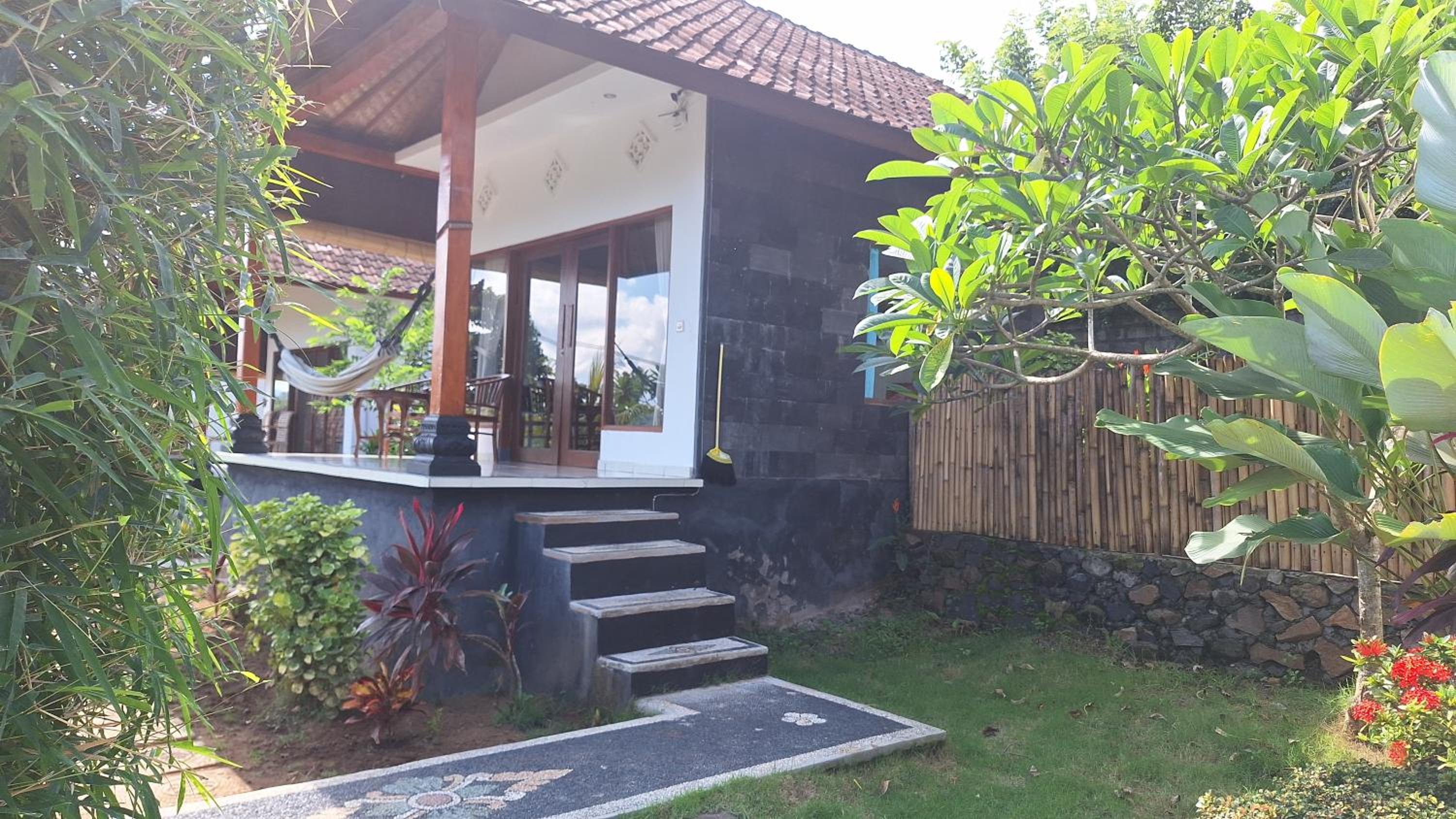 Frangipani Inn & Restaurant