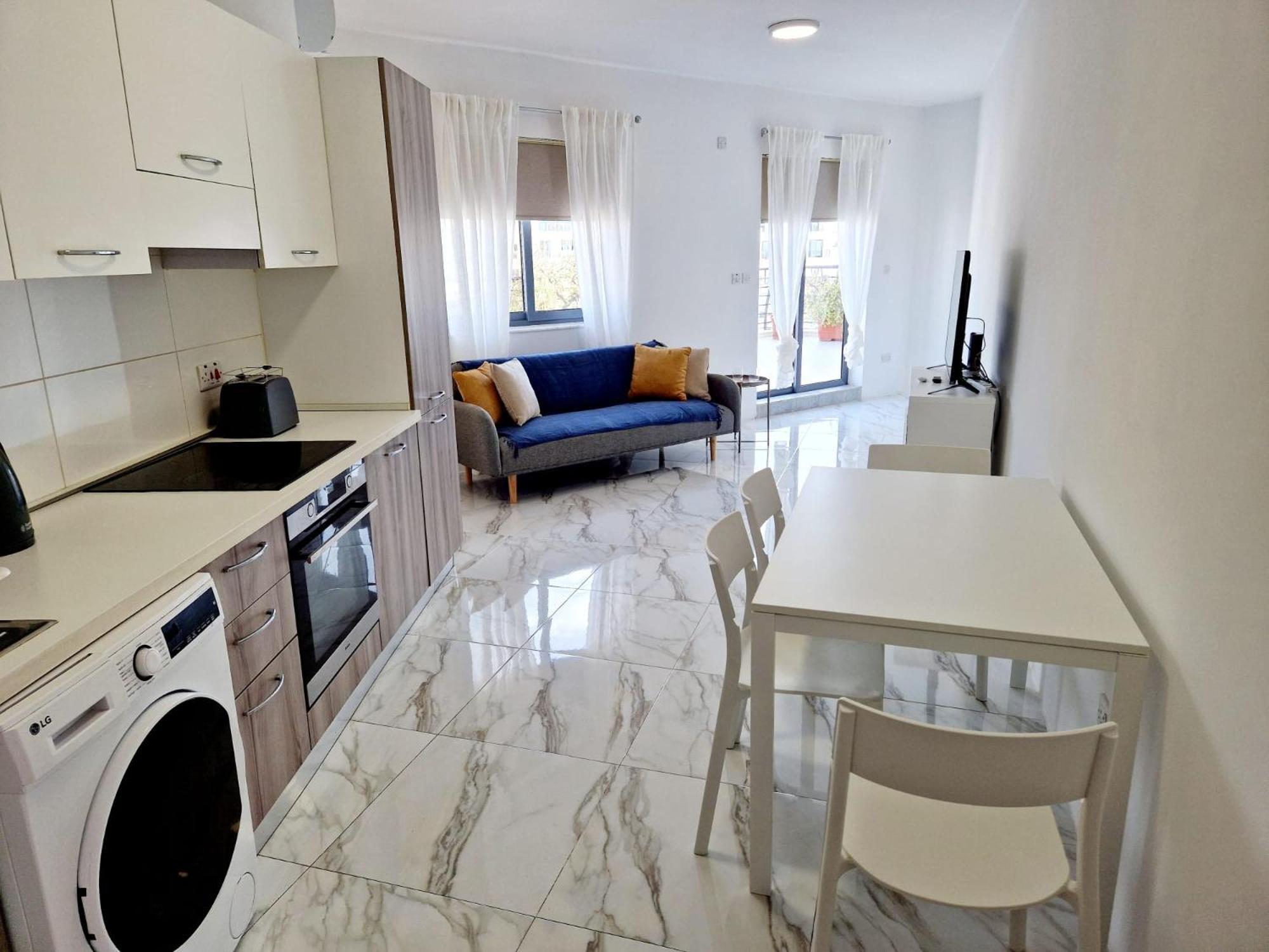Penthouse with Large Terrace close to Seafront photo 3