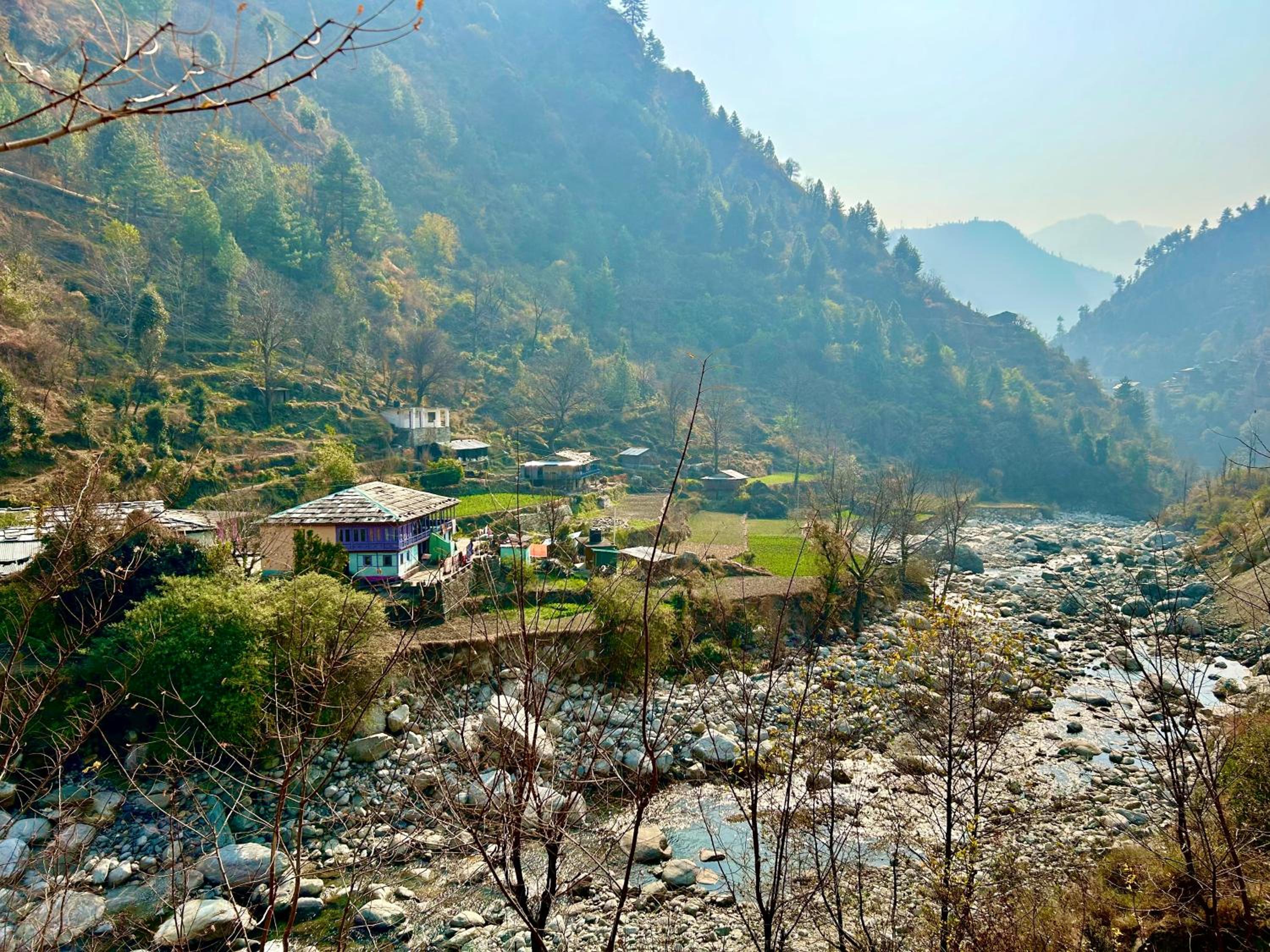Sainj Riverside Cottages view 4