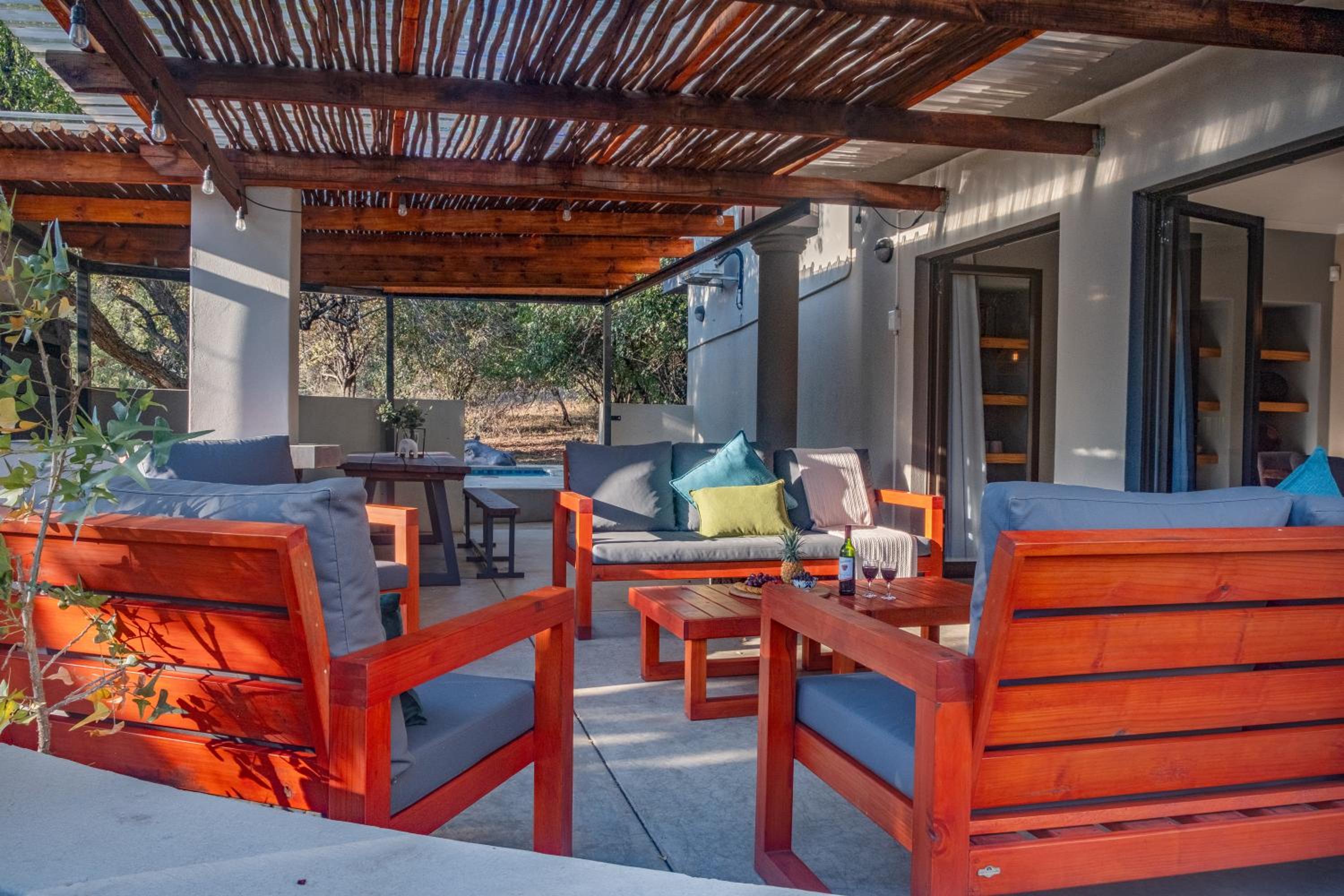 Jackals Dream - Self Catering Villa bordering Kruger National Park view 2