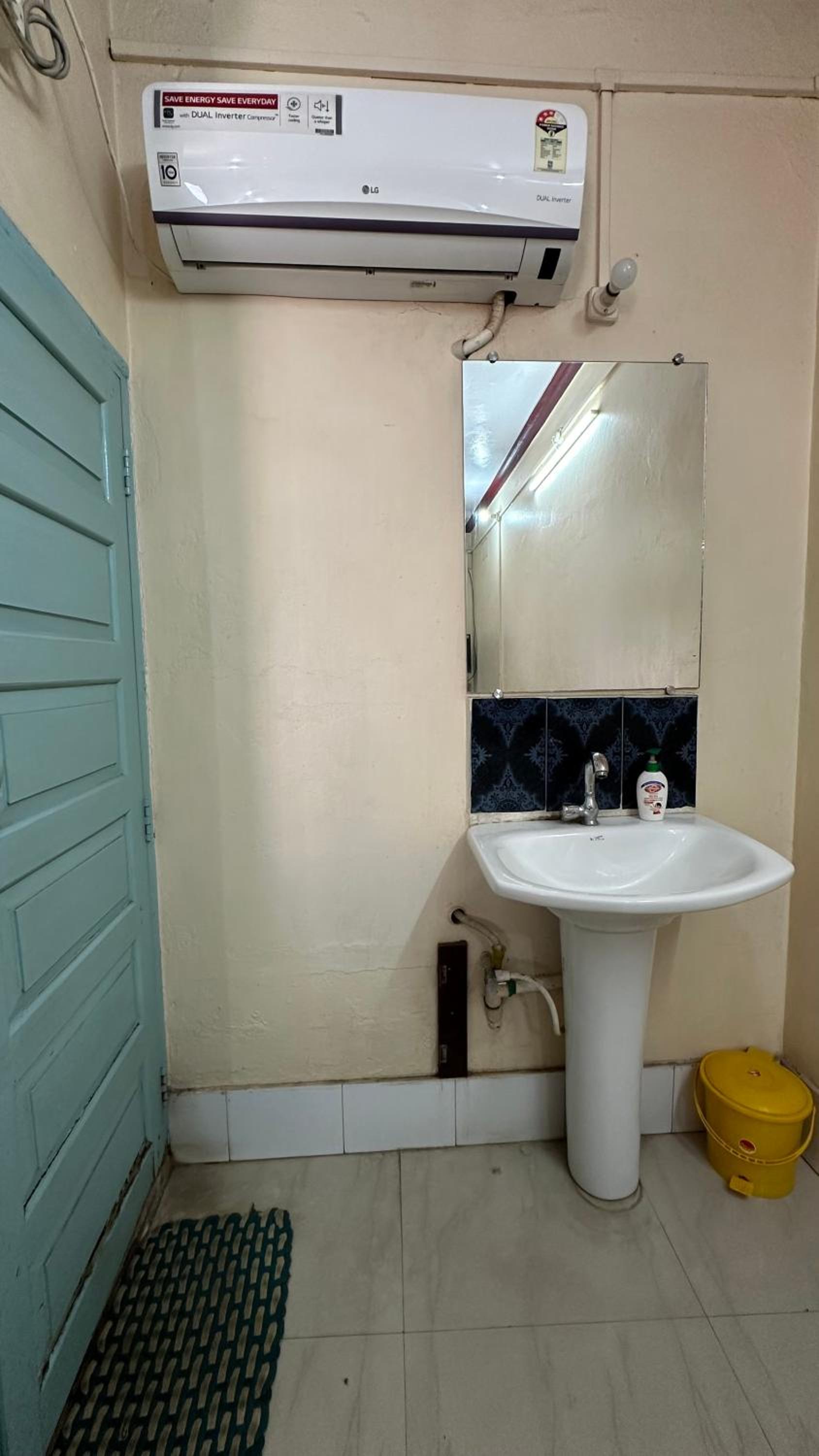 Anamika Rest House,NH31,Barh(Patna) Bihar view 4
