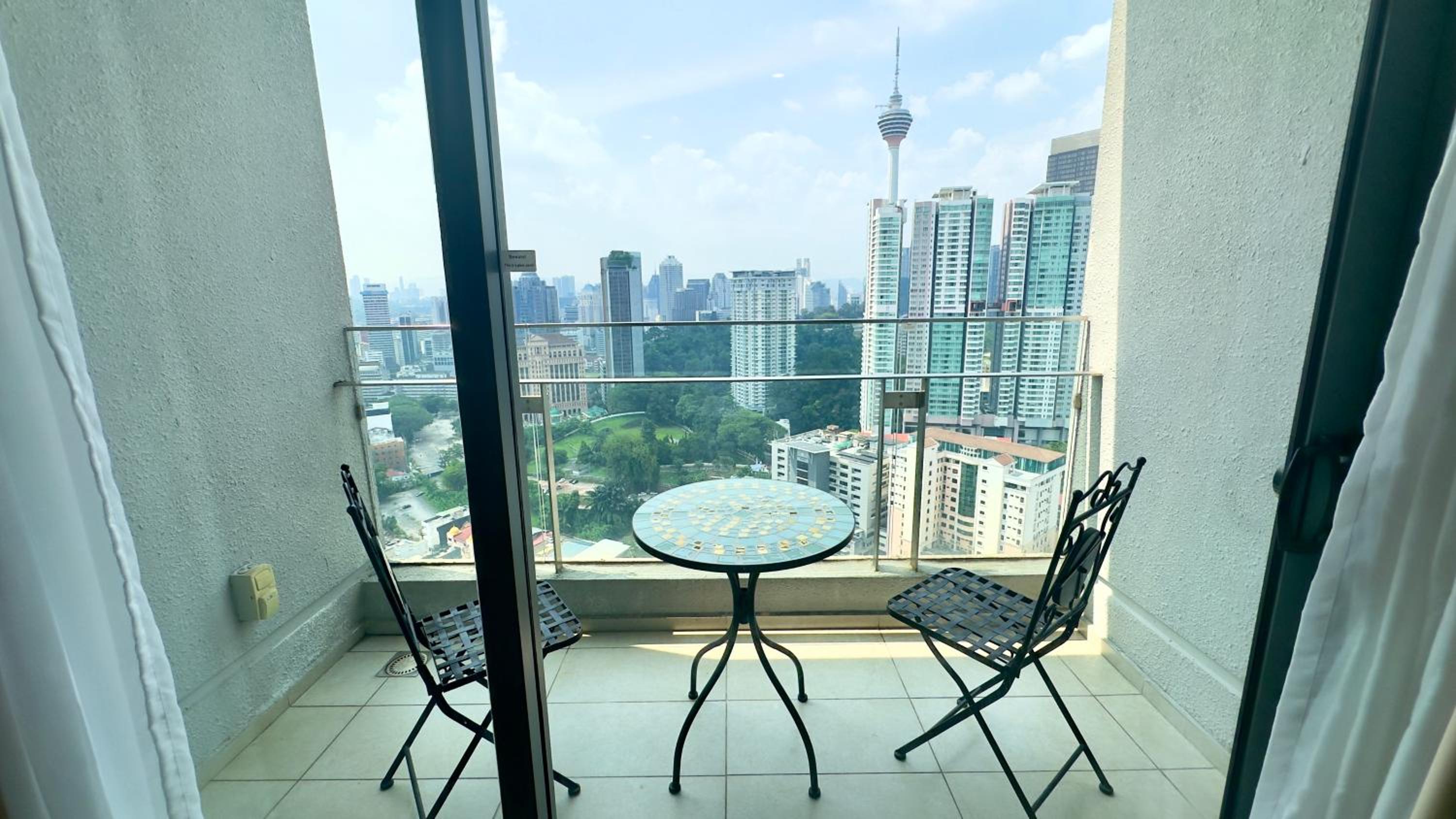 Balcony Unit II & The Robertson Residence 33f