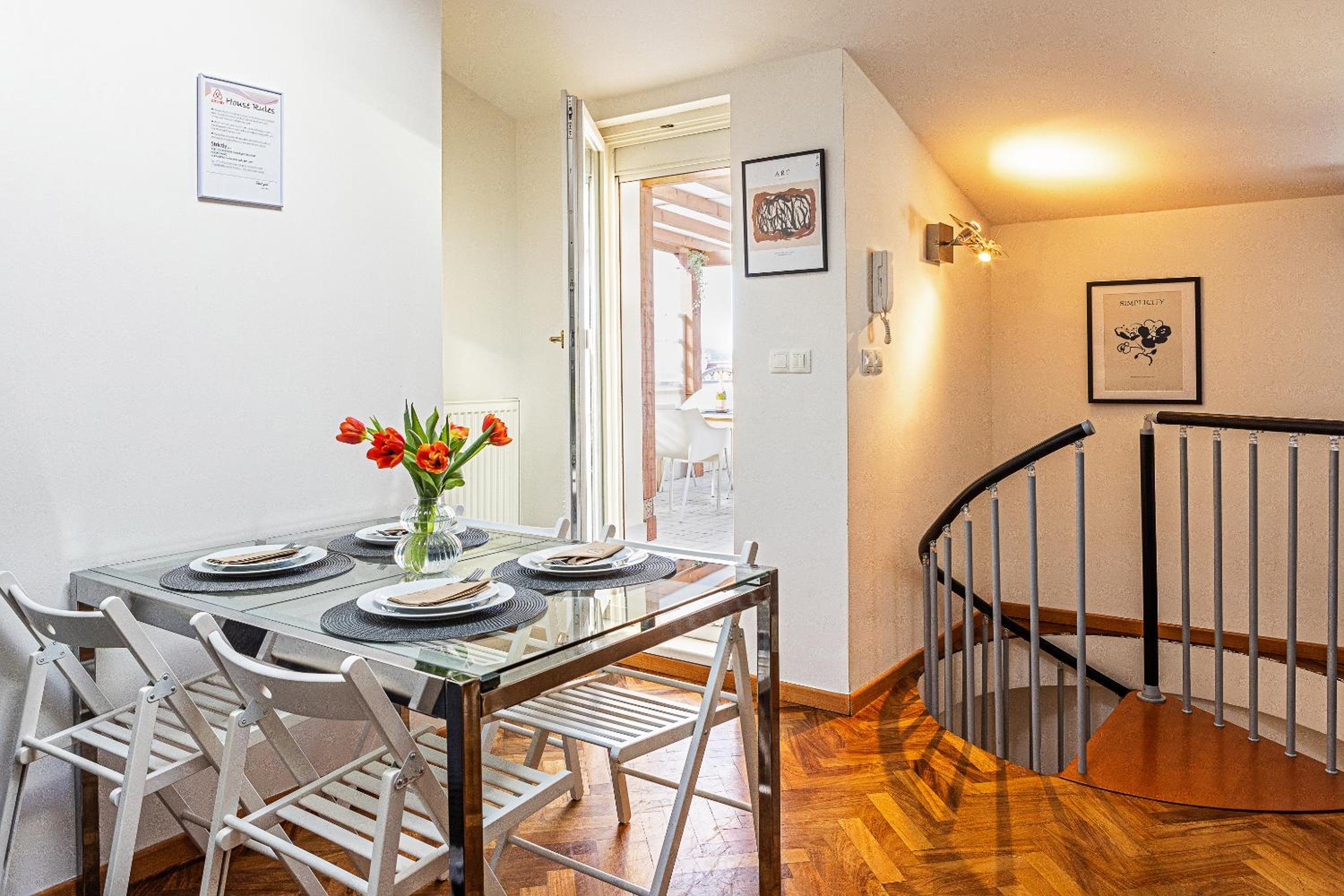 Modern Attic with Terrace - machova
