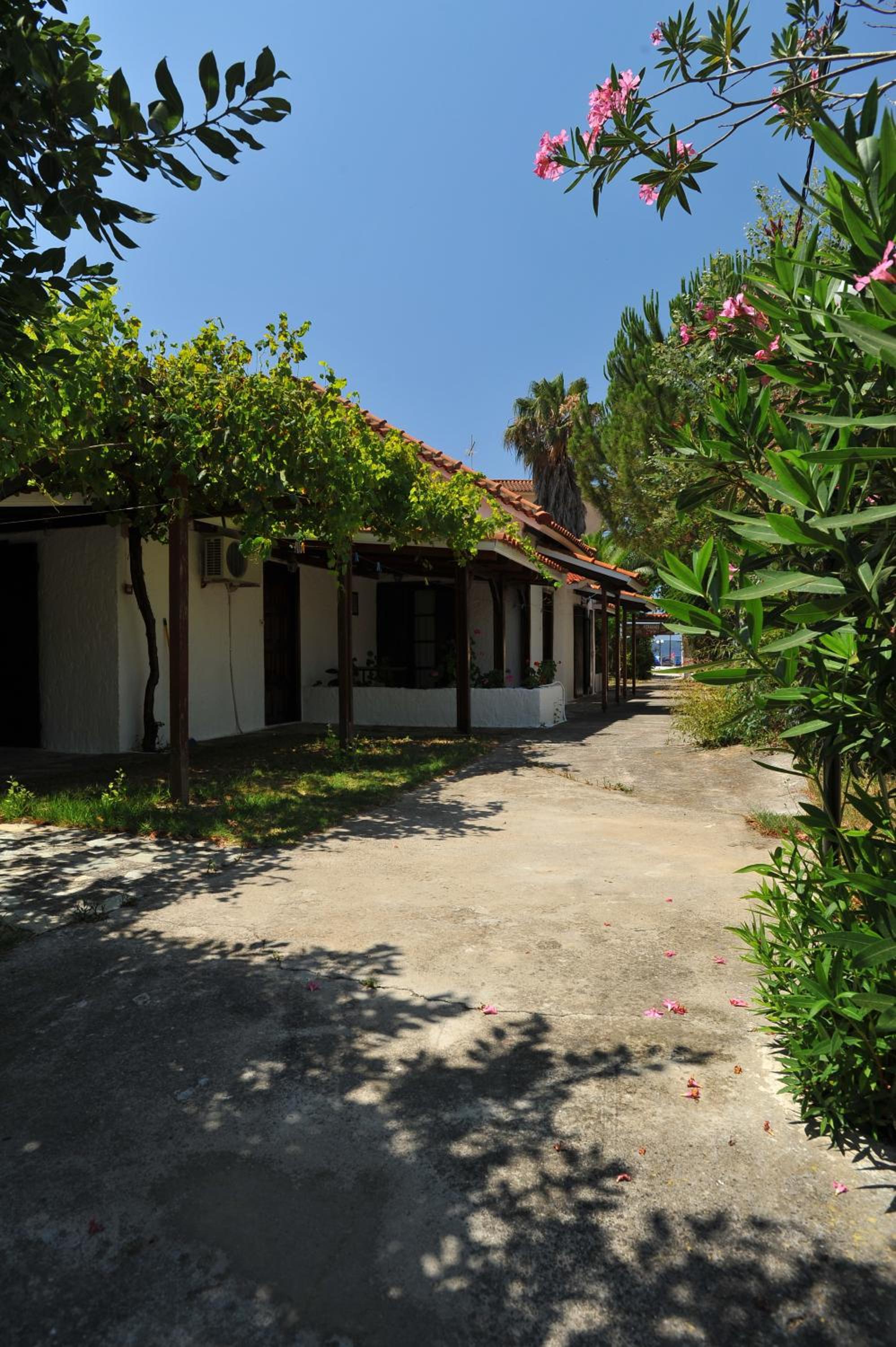 Apartments Korakakis Beach