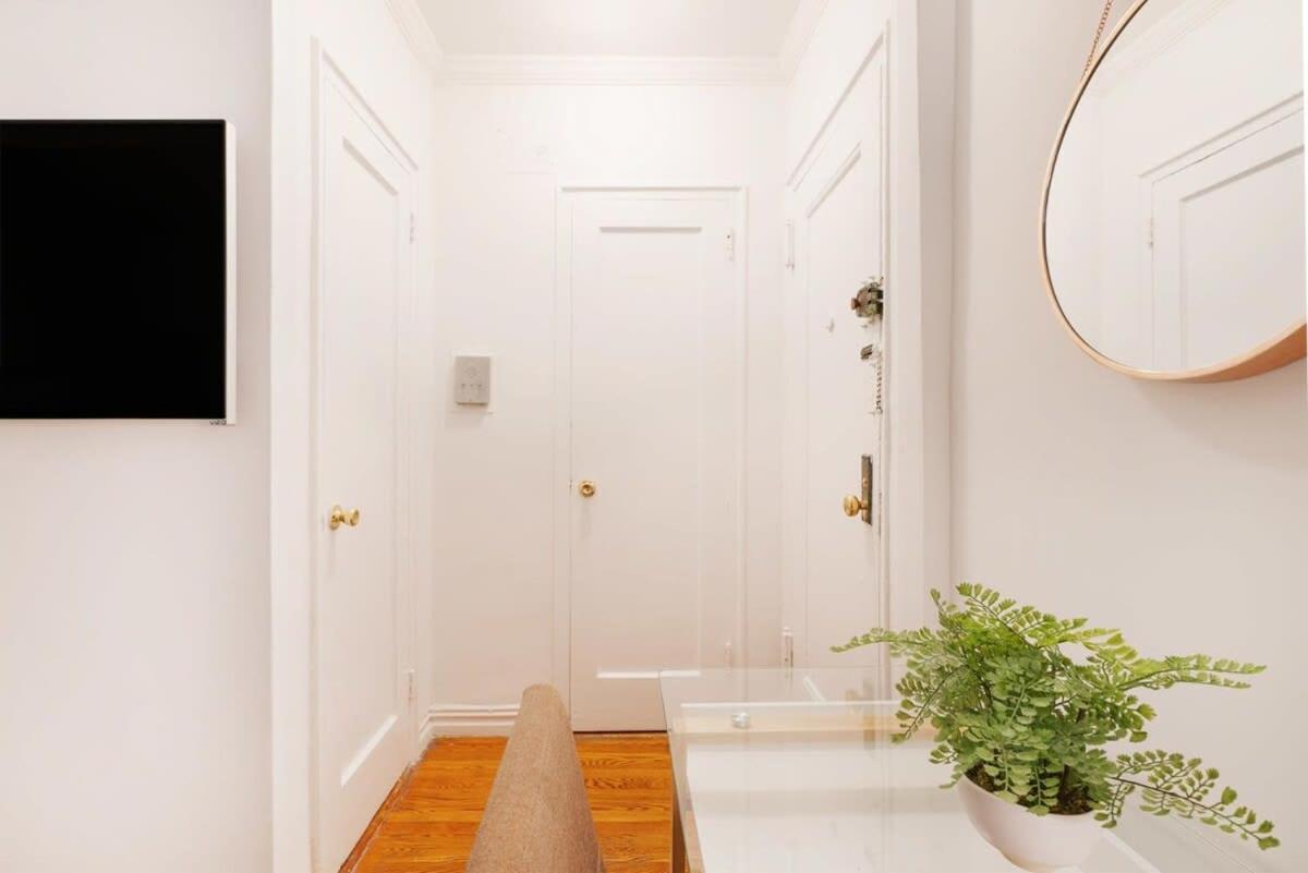 105-1G Park Ave Location studio best value Sleeps3