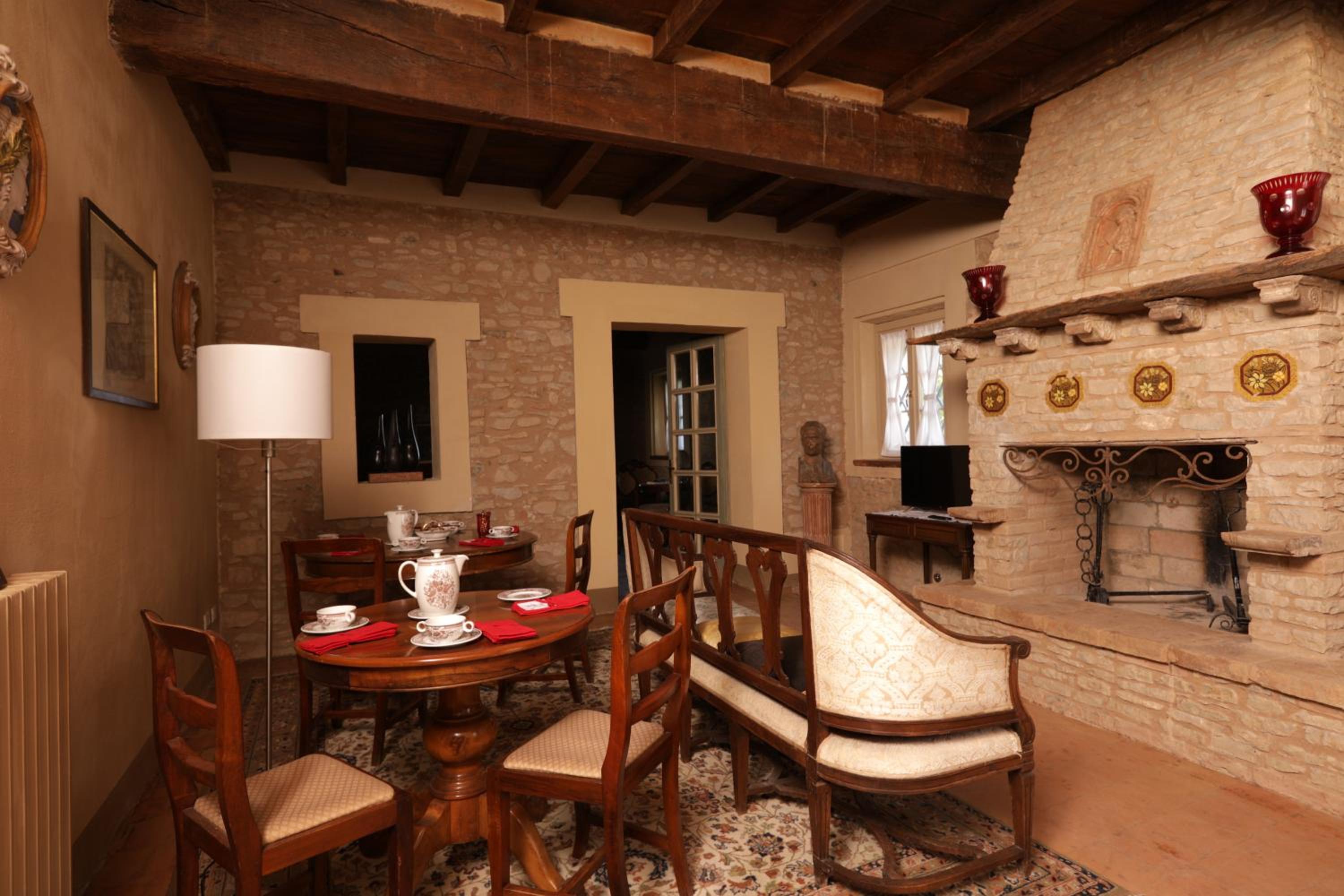 BORGO VILLA VALENTINI