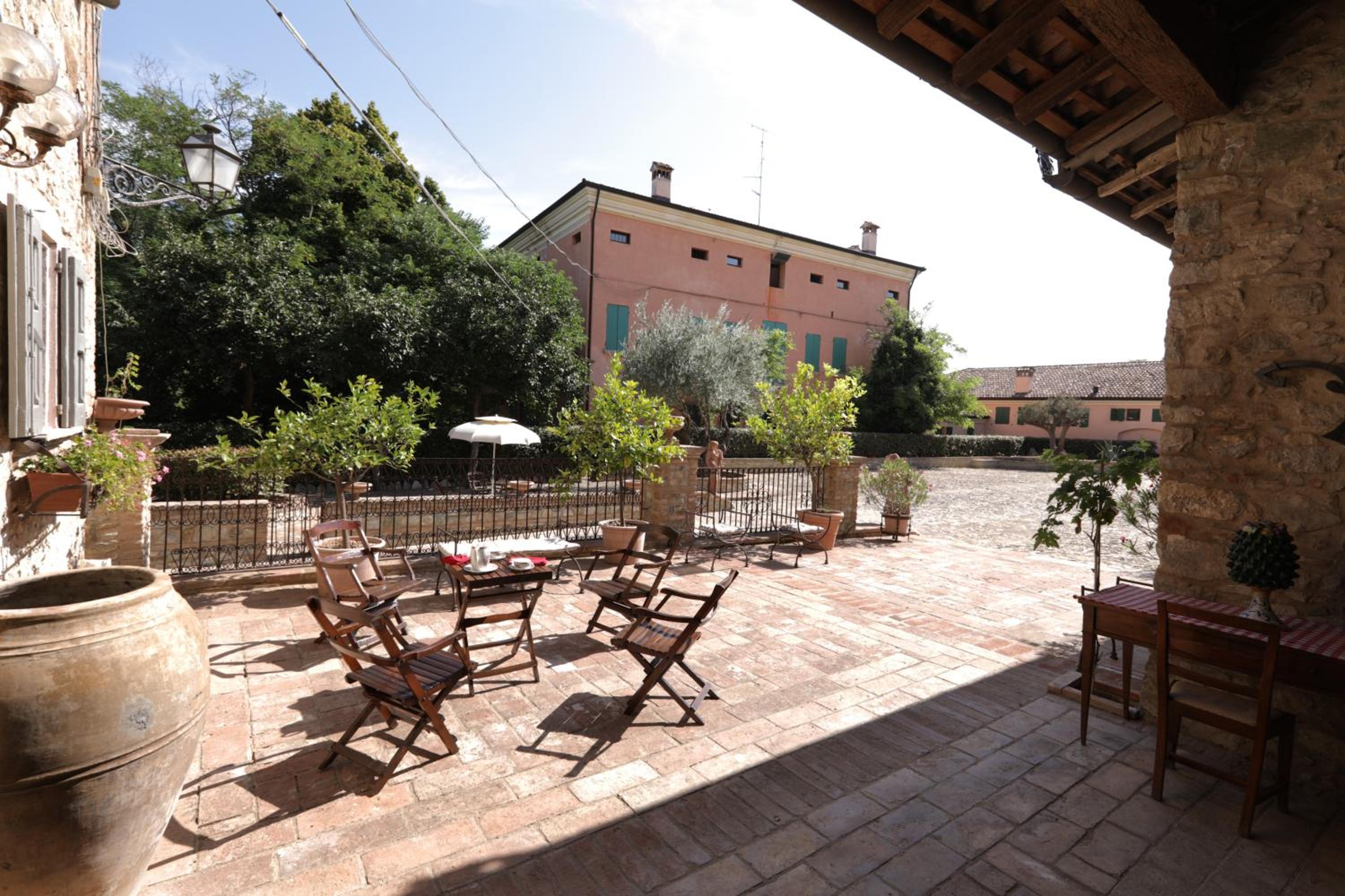 BORGO VILLA VALENTINI