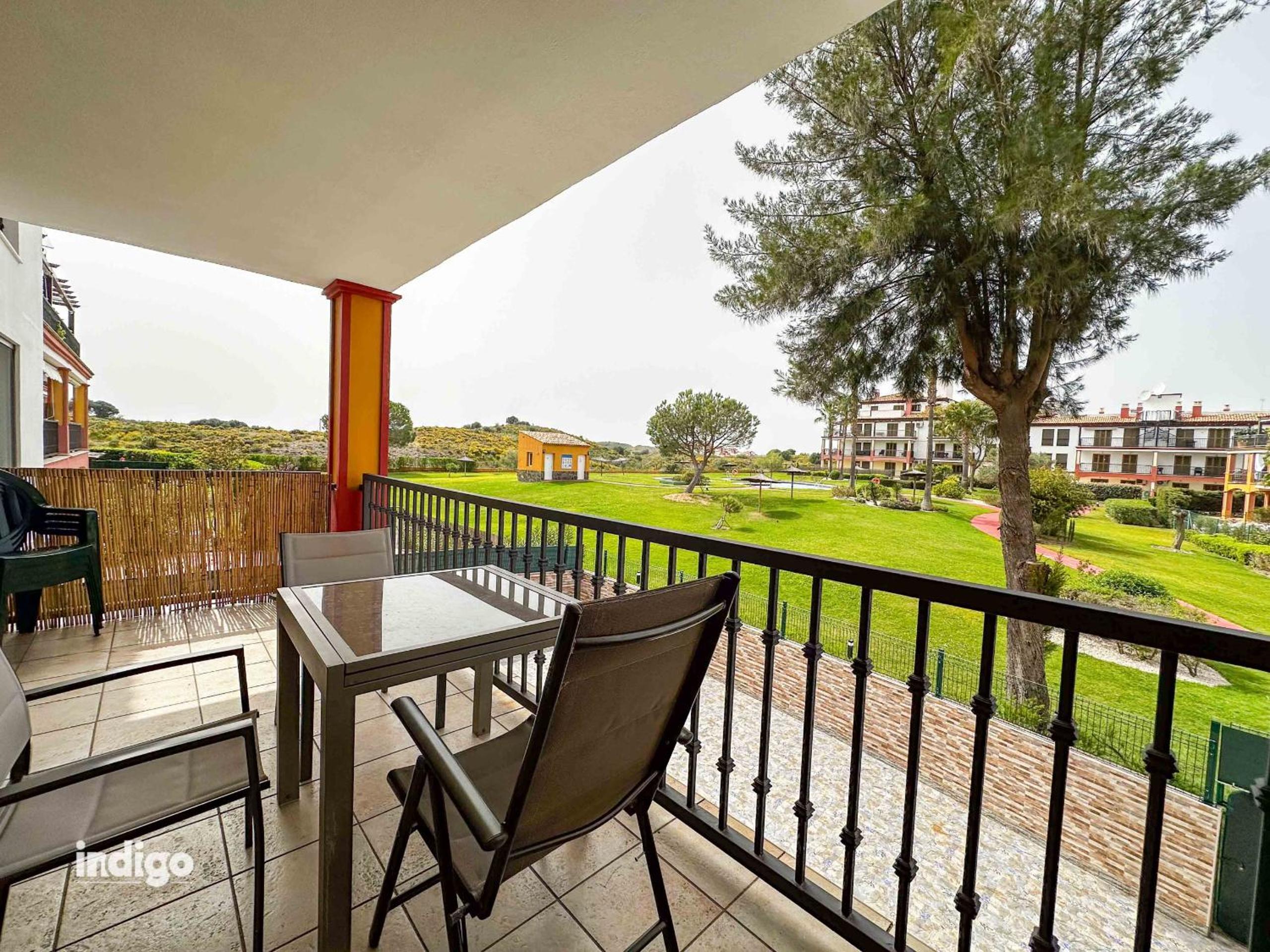 Bright Apartment - Pool Views - MOR01 view 5