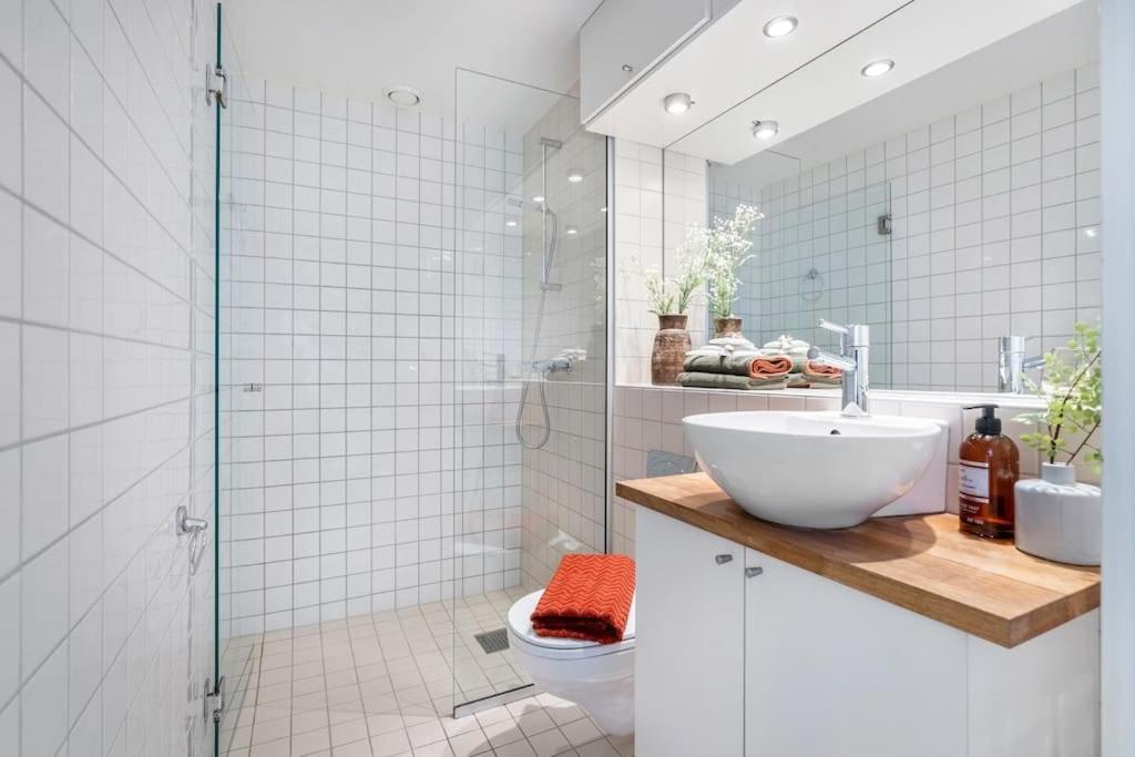 Prime Location: Spacious & Central view 3