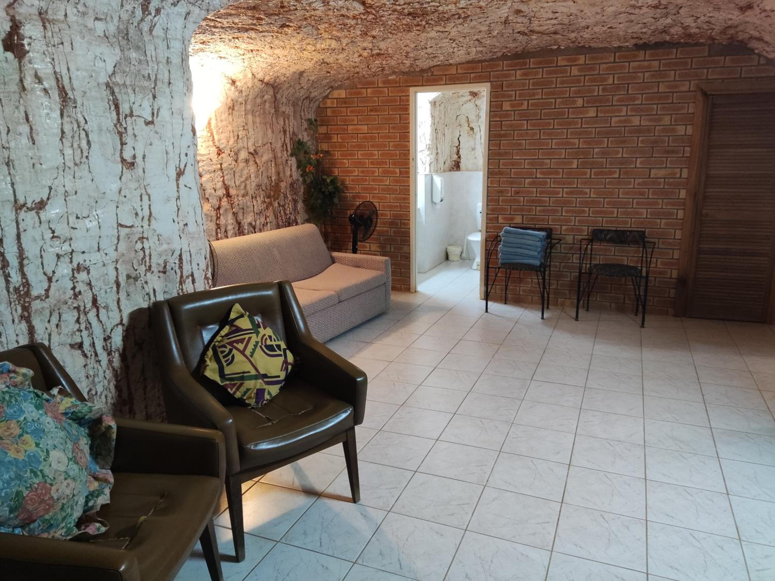 Radeka Downunder Underground Motel