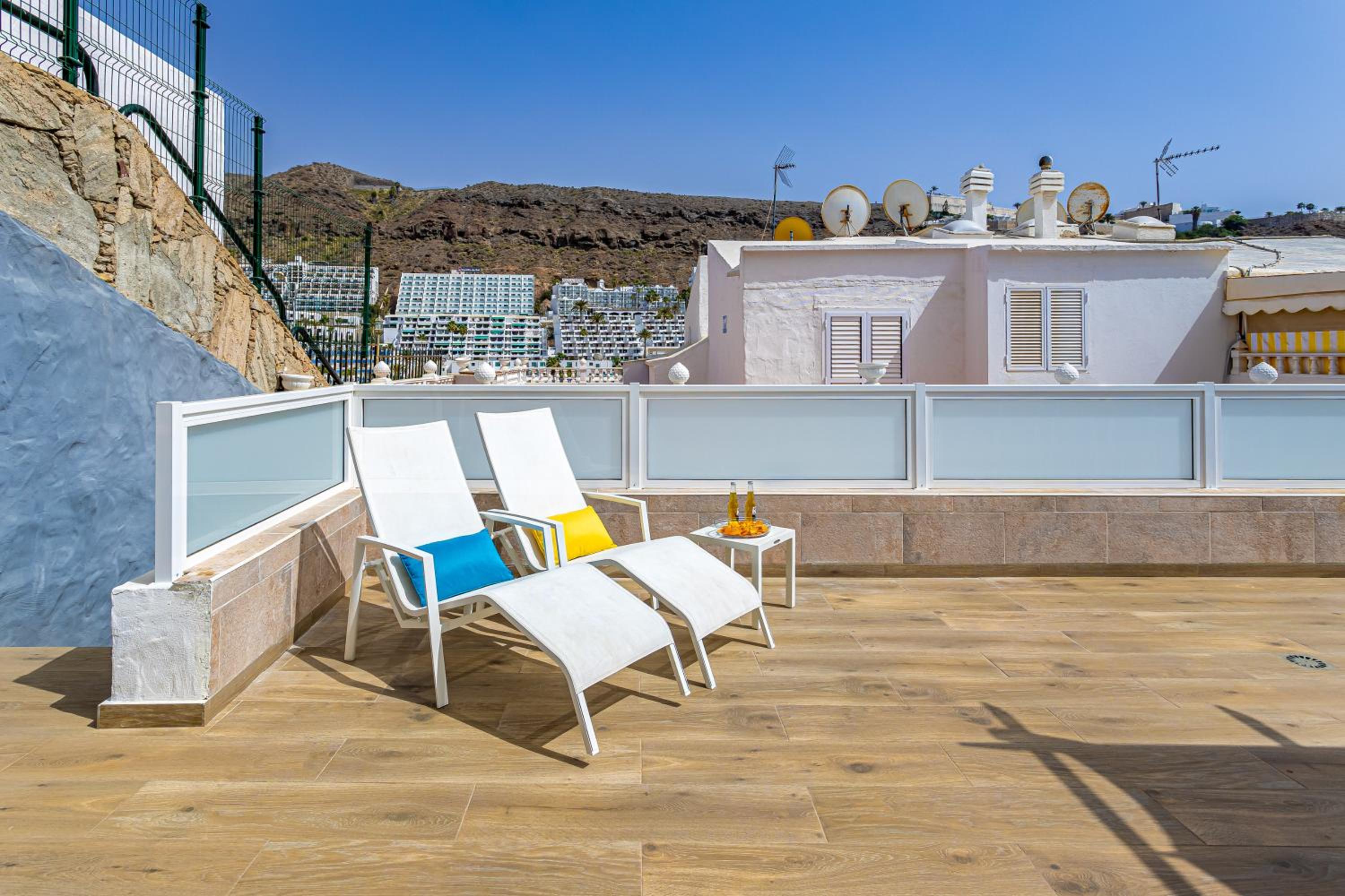 Casa BOSS Modern Villa with Studio Pool and Air Conditioning view 3