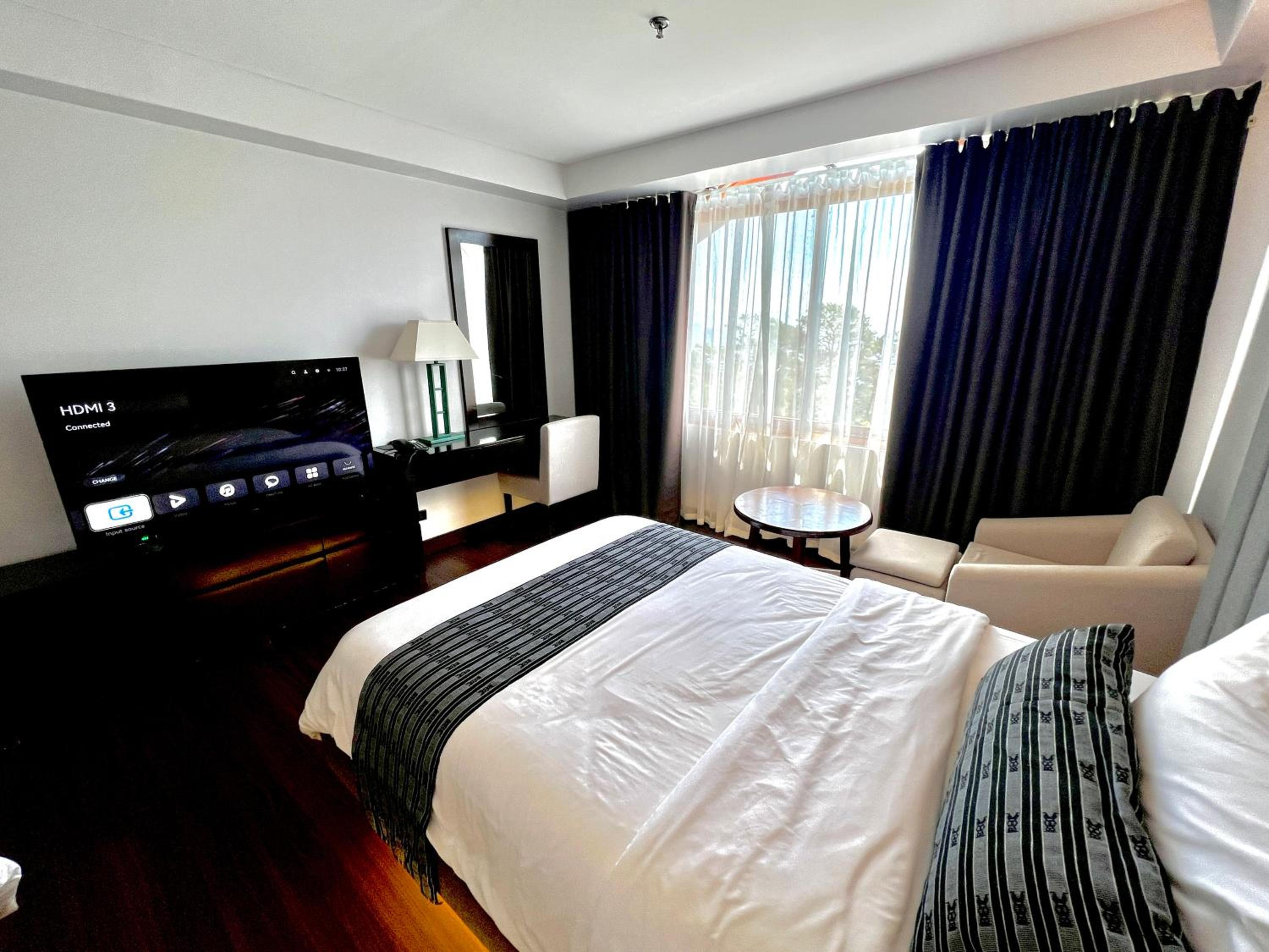Baguio Forest Lodge at Camp John Hay Lodge 005 view 4