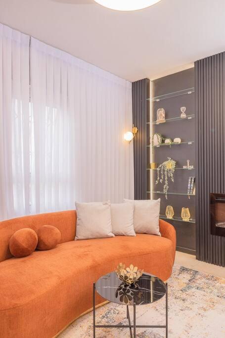 Apartment in Yishaayahu St, Jerusalem view 2