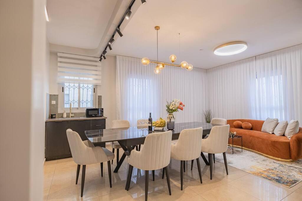 Apartment in Yishaayahu St, Jerusalem view 3