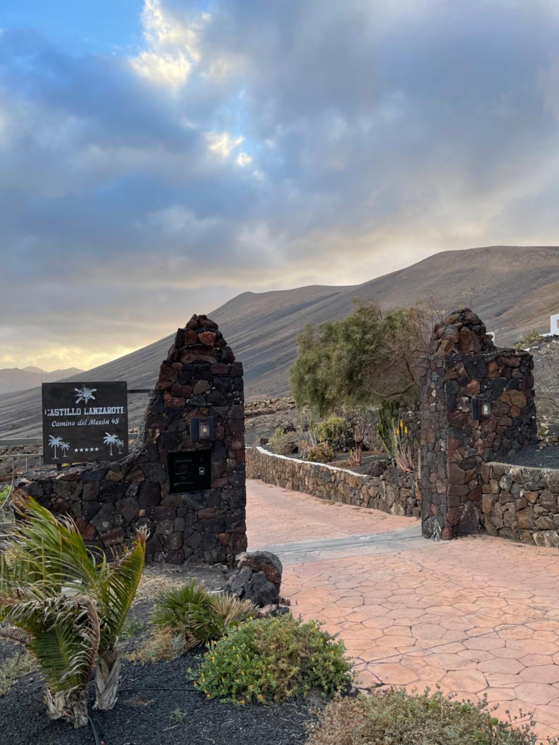Castillo Lanzarote Villa Winni - Luxury Villa - Pet friendly with heated Pool view 4