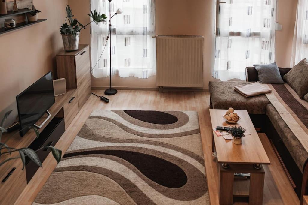 Orczy Forum apartment with free parking view 3