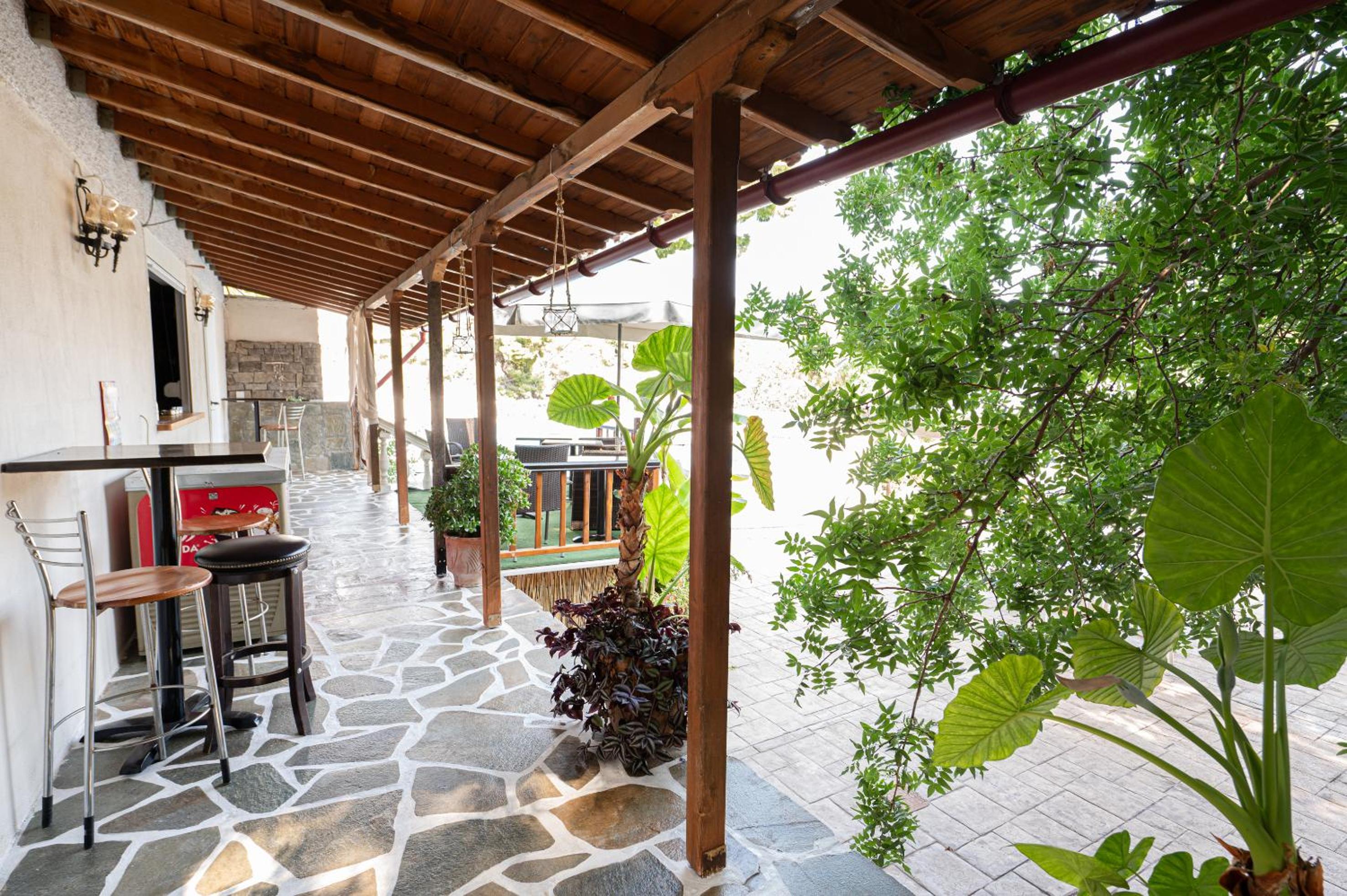 Lions 2 Studios & Apartments, Poros Island.