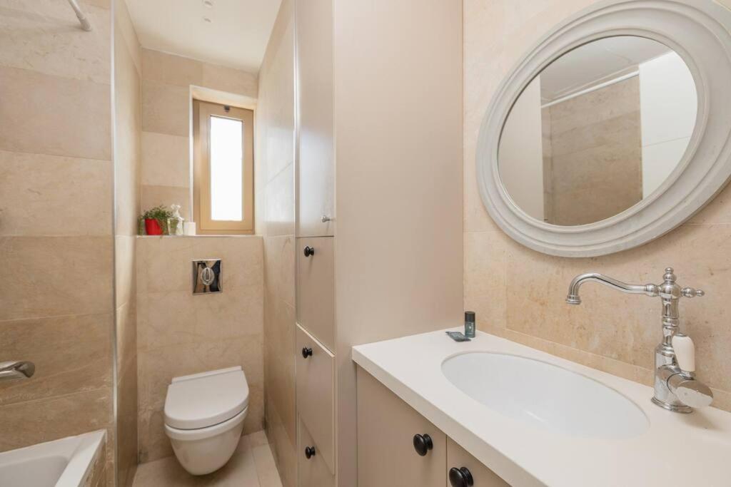 Kosher 4 BR Apartment in Sarei Israel Blvd with Mamad view 5
