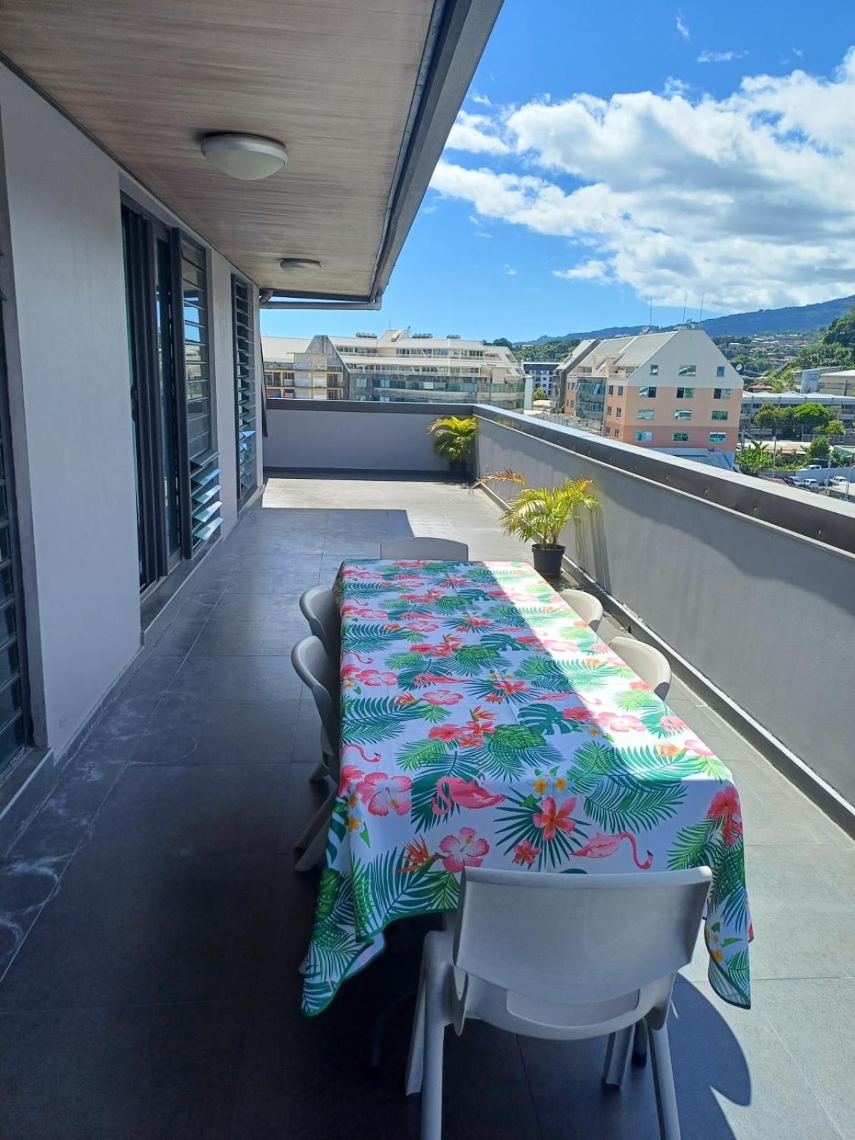Roof Top Papeete view 5