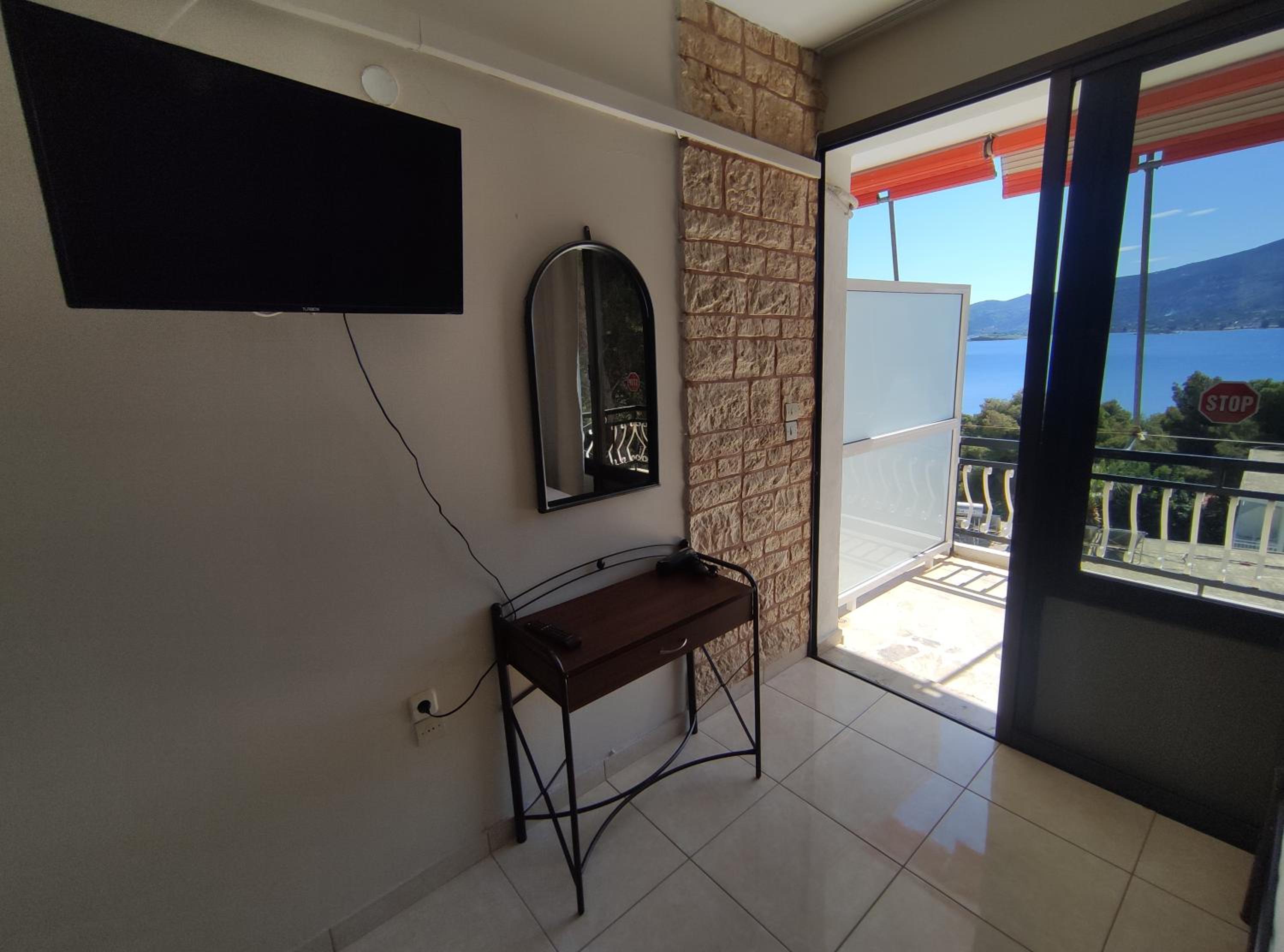 Lions 2 Studios & Apartments, Poros Island.