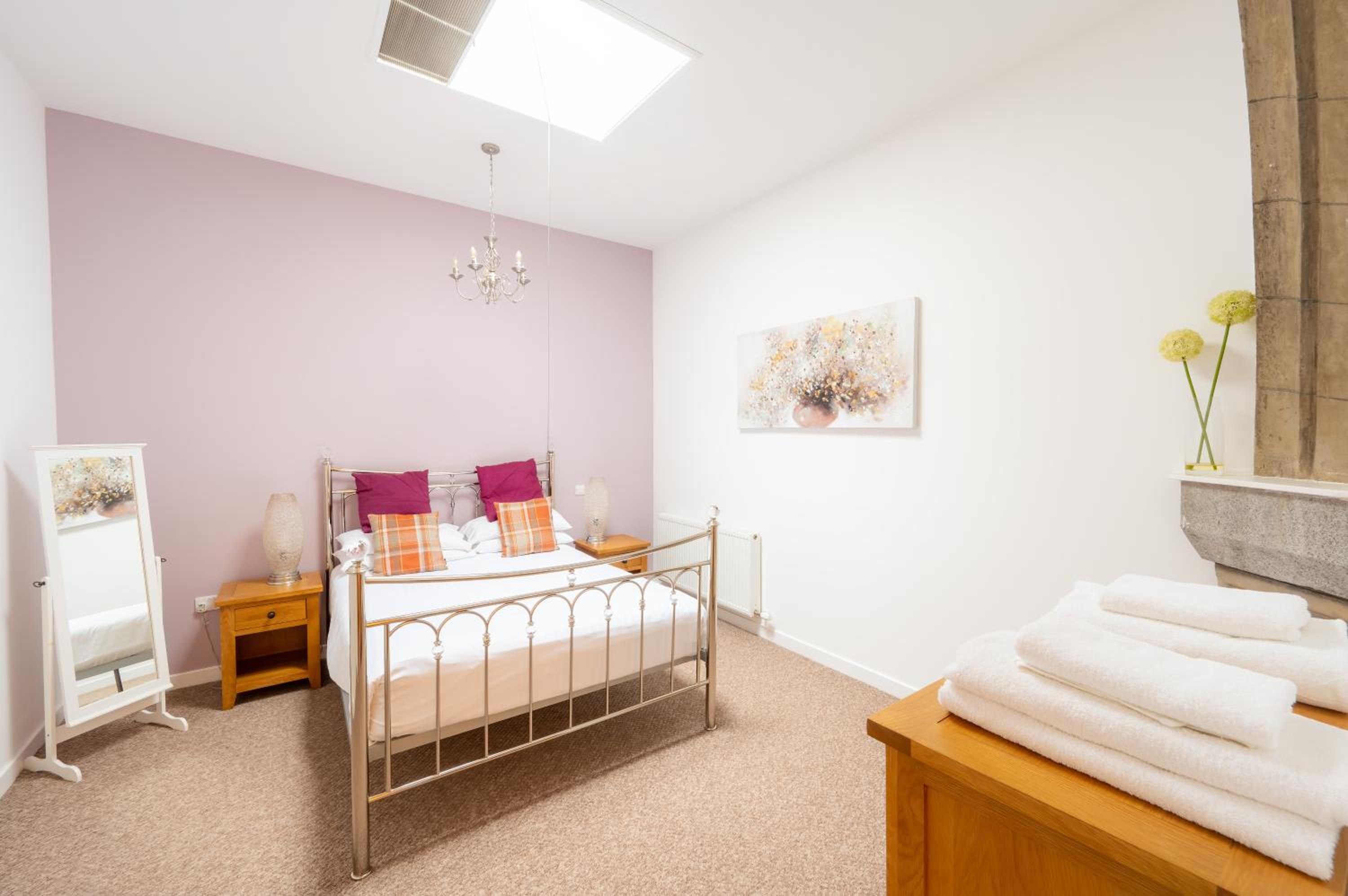 Abbey Church Upper North Aisle Luxury Self Catering 2 bedroom Apartments view 4