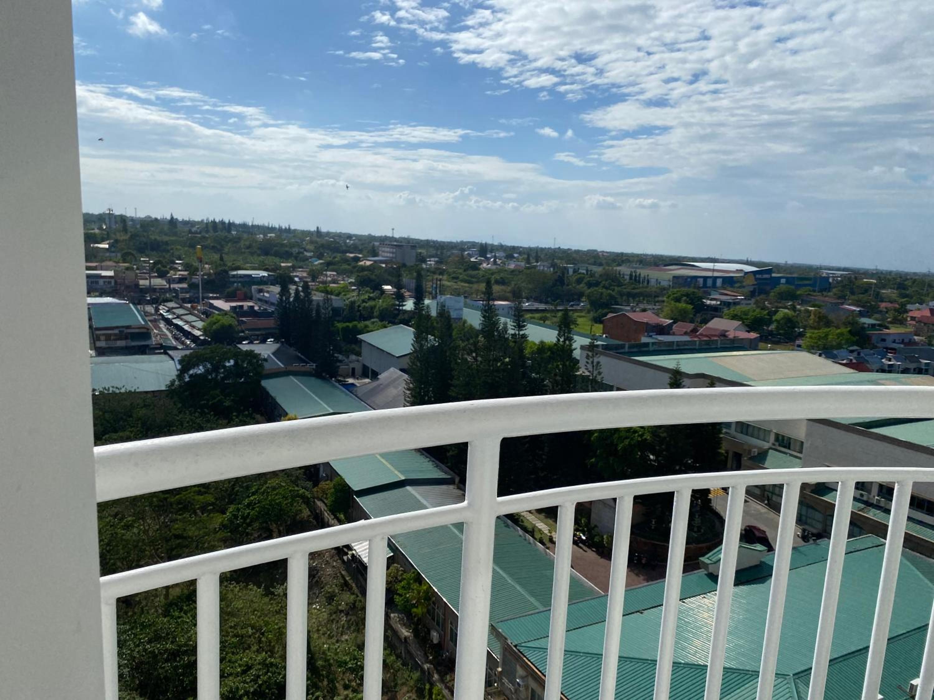 Tagaytay Cityland Family Room by Happynest Staycation