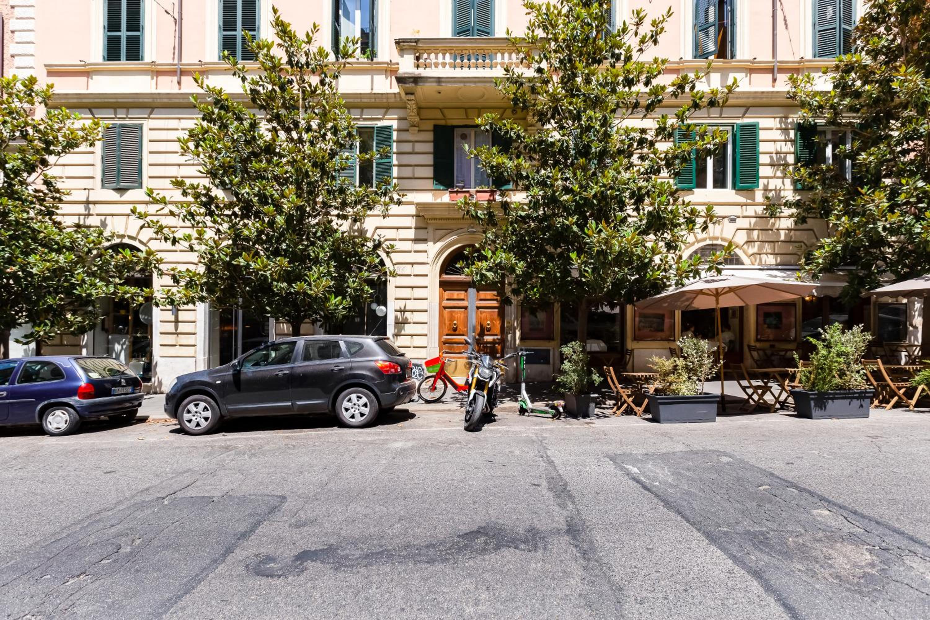 BDC Alpha & Omega in Monti district with 2bath