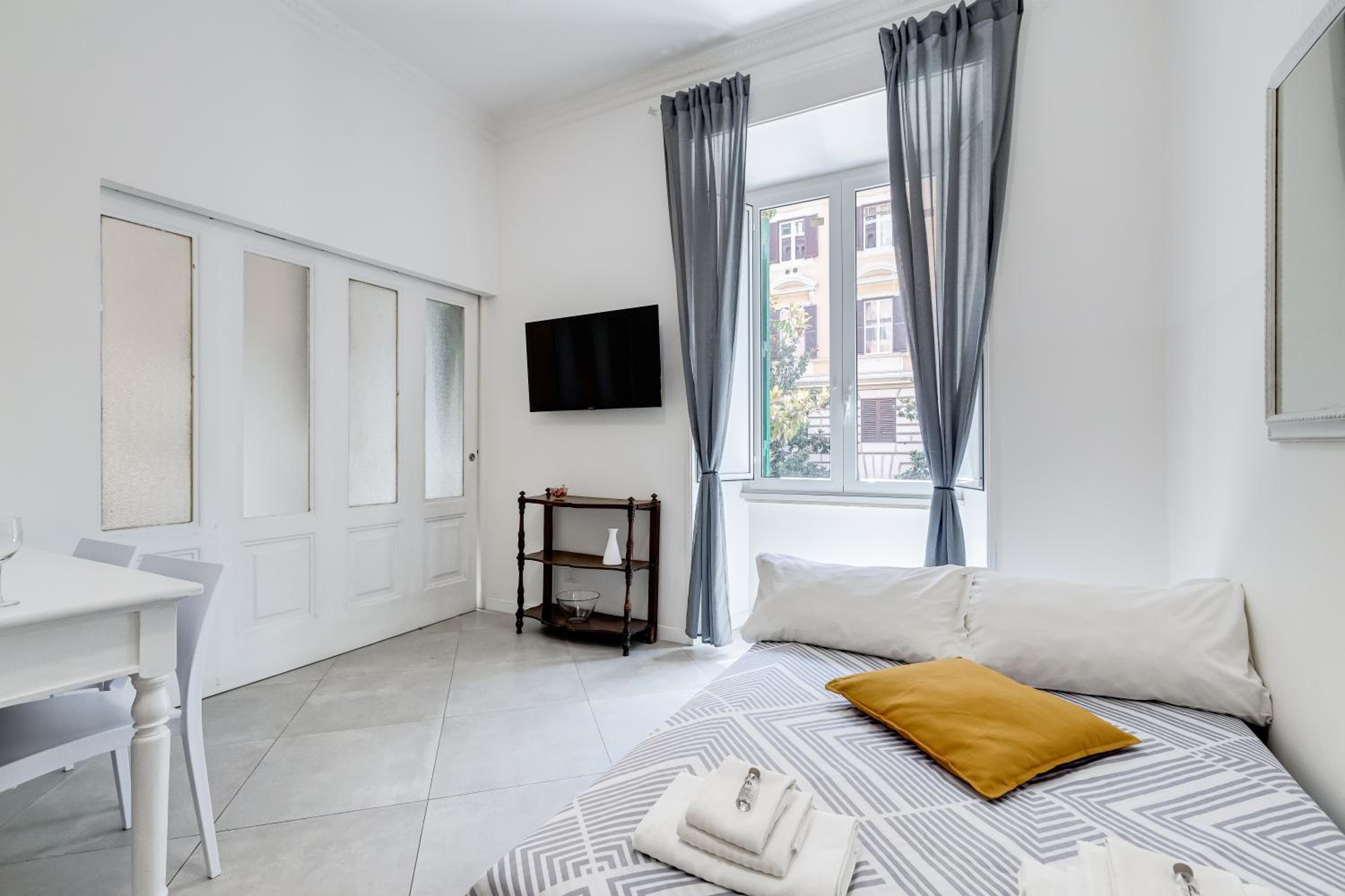 BDC Alpha & Omega in Monti district with 2bath