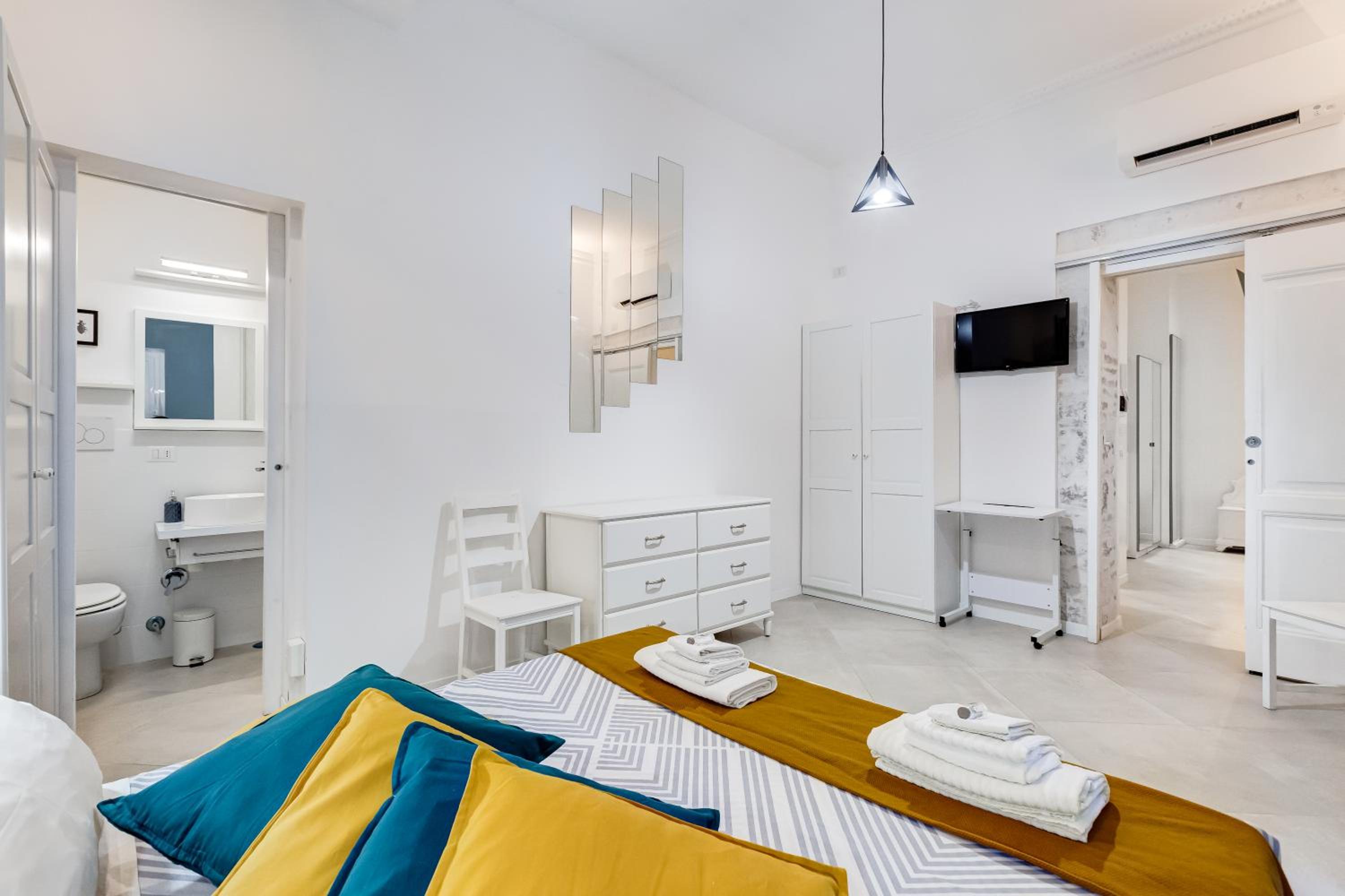 BDC Alpha & Omega in Monti district with 2bath