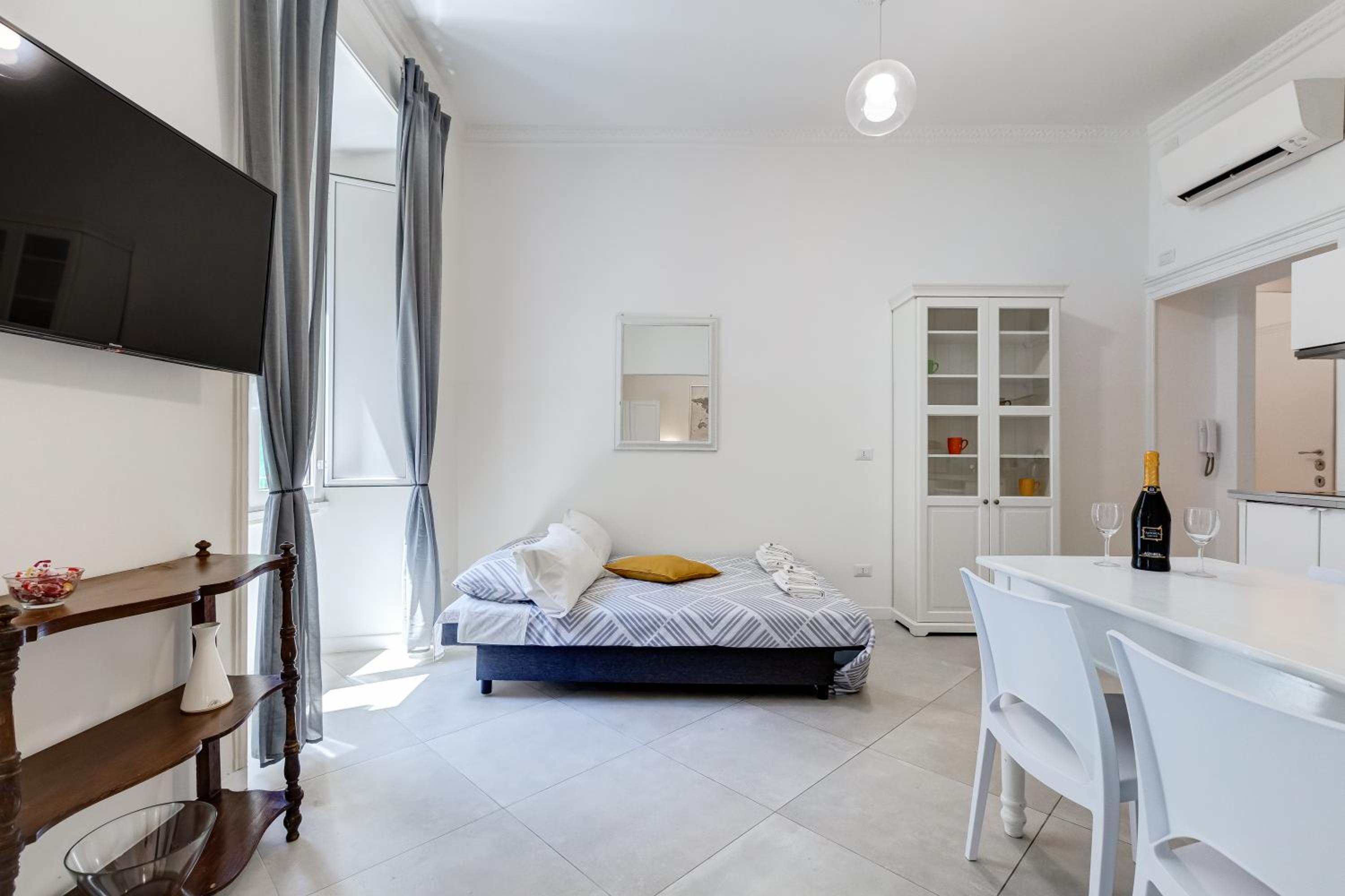 BDC Alpha & Omega in Monti district with 2bath