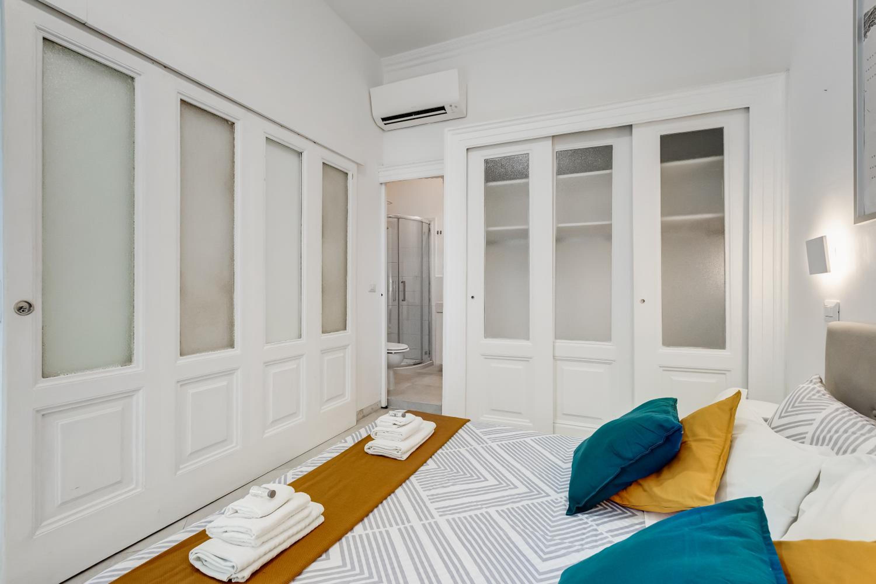 BDC Alpha & Omega in Monti district with 2bath