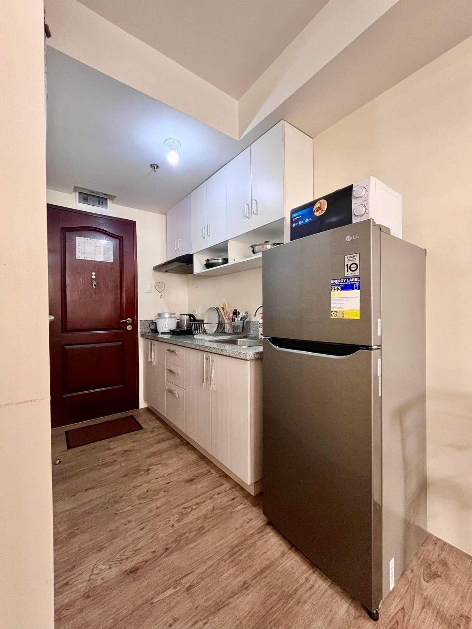 Condo in Silang Fullerton Suites - near tagaytay and nuvali view 5
