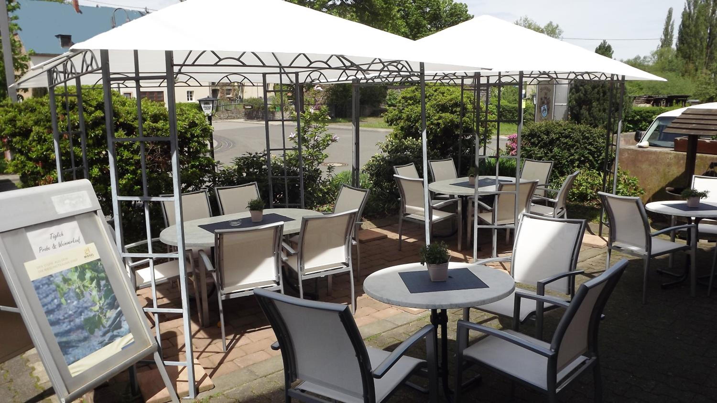 Ferienweingut & Gutsrestaurant Becker