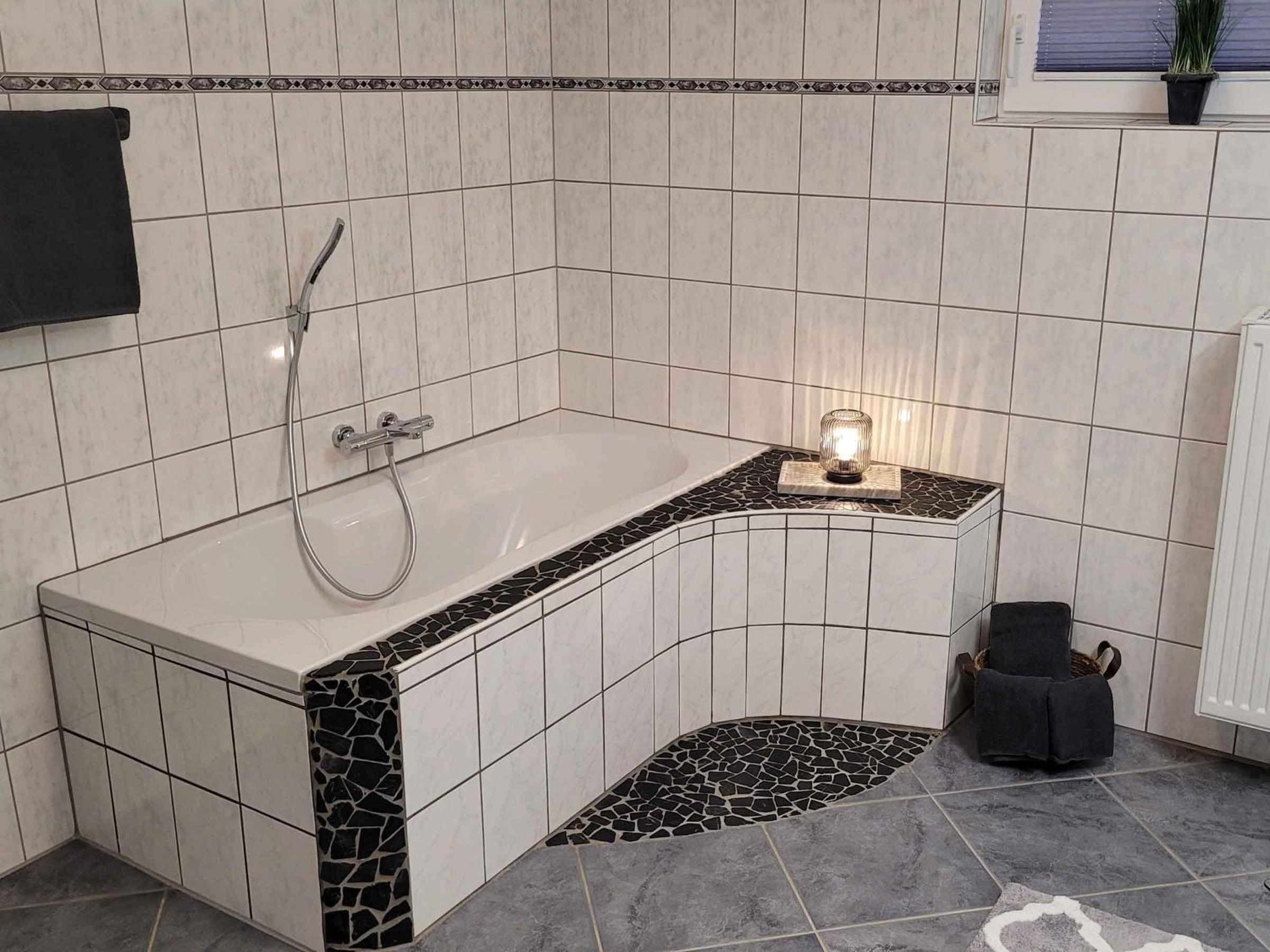 Ferienwohnung Friedhoff, 80qm en Schmallenberg — bathroom