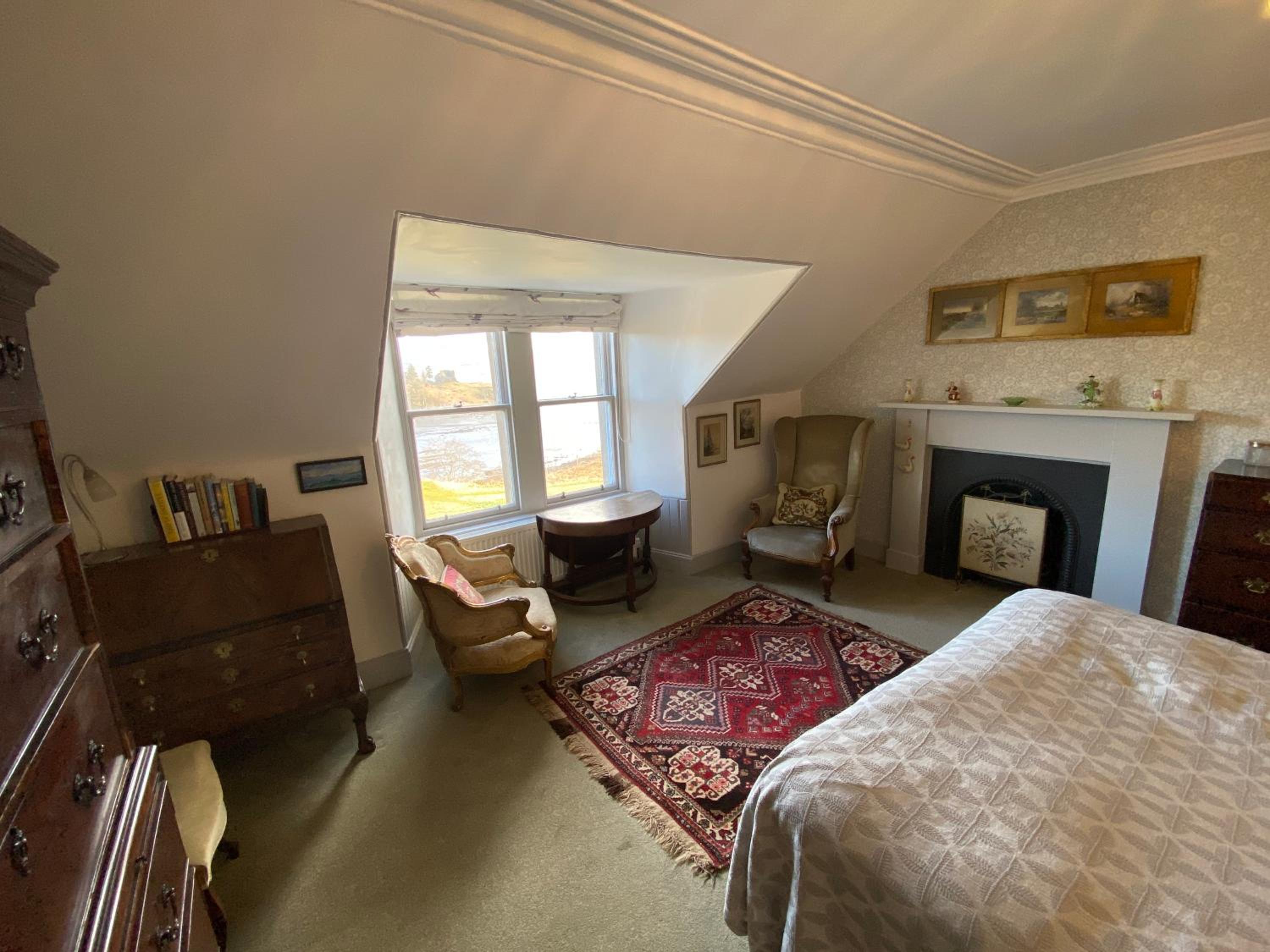 Glenaros Lodge