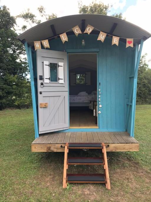 Woodpecker Shepherd Hut with private facilities Newmarket CB8 view 4