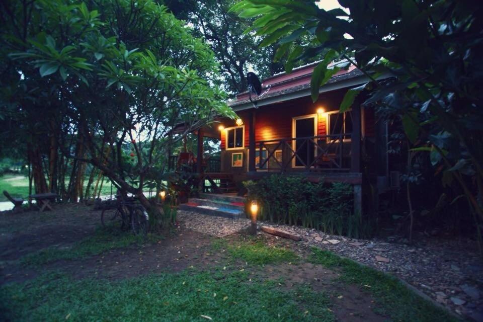 Sawasdeepai River Resort