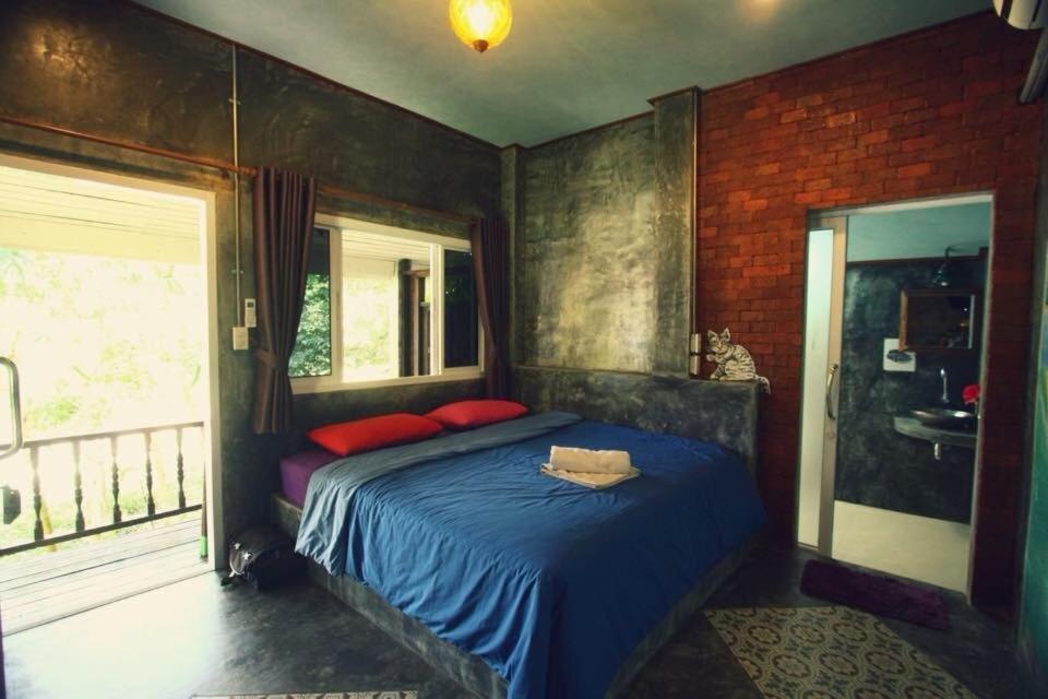 Sawasdeepai River Resort