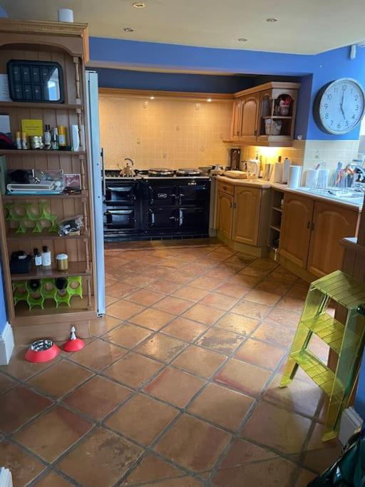 Glandwr hall - 6 Bed - Magnificent Country House with Indoor Swimming Pool & Jacuzzi view 3