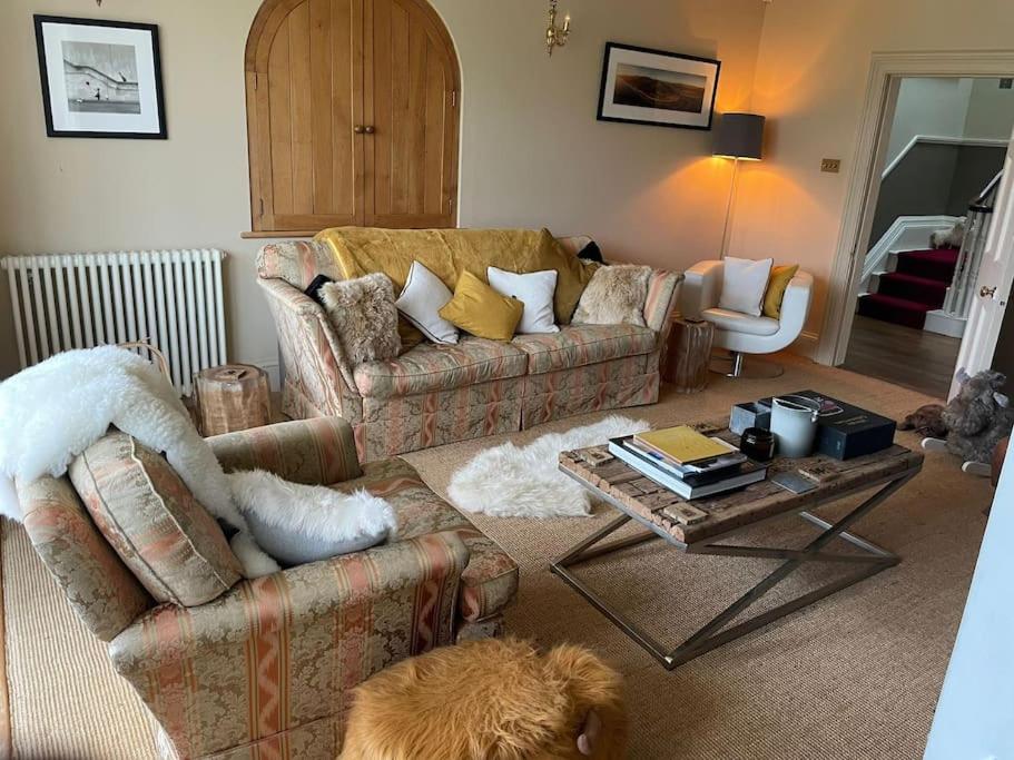 Glandwr hall - 6 Bed - Magnificent Country House with Indoor Swimming Pool & Jacuzzi view 4