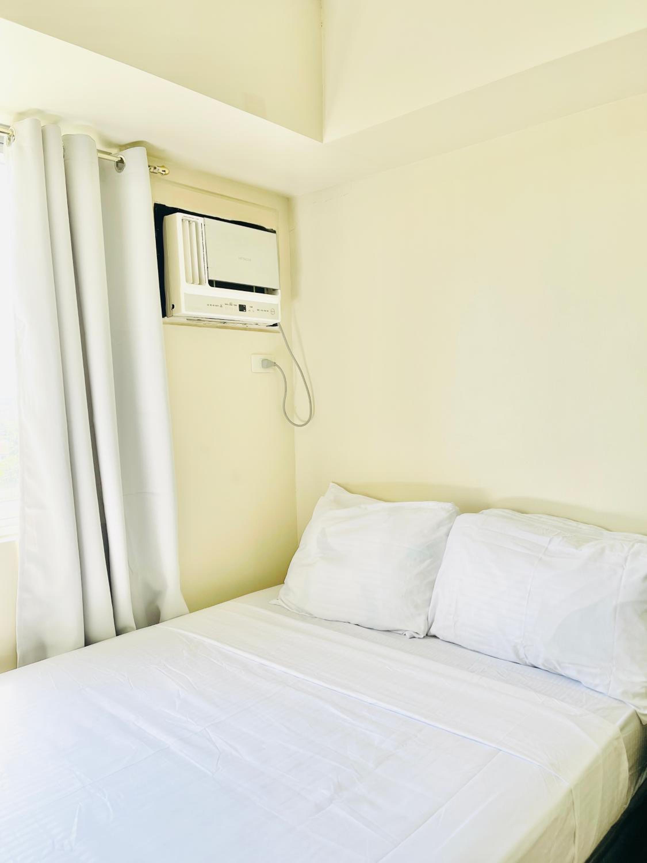 * *L2 Budget Friendly Studio view 3
