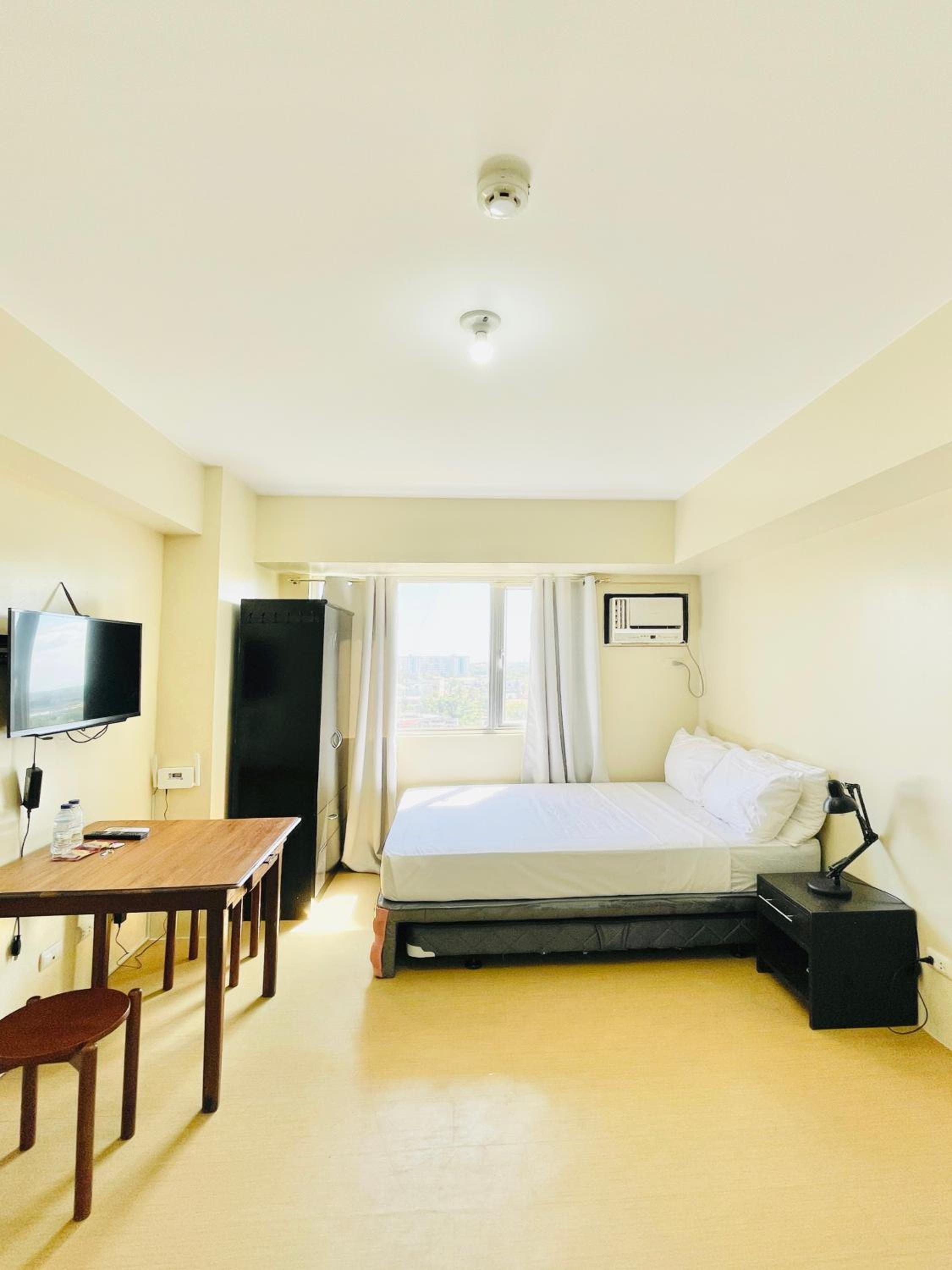 * *L2 Budget Friendly Studio view 2
