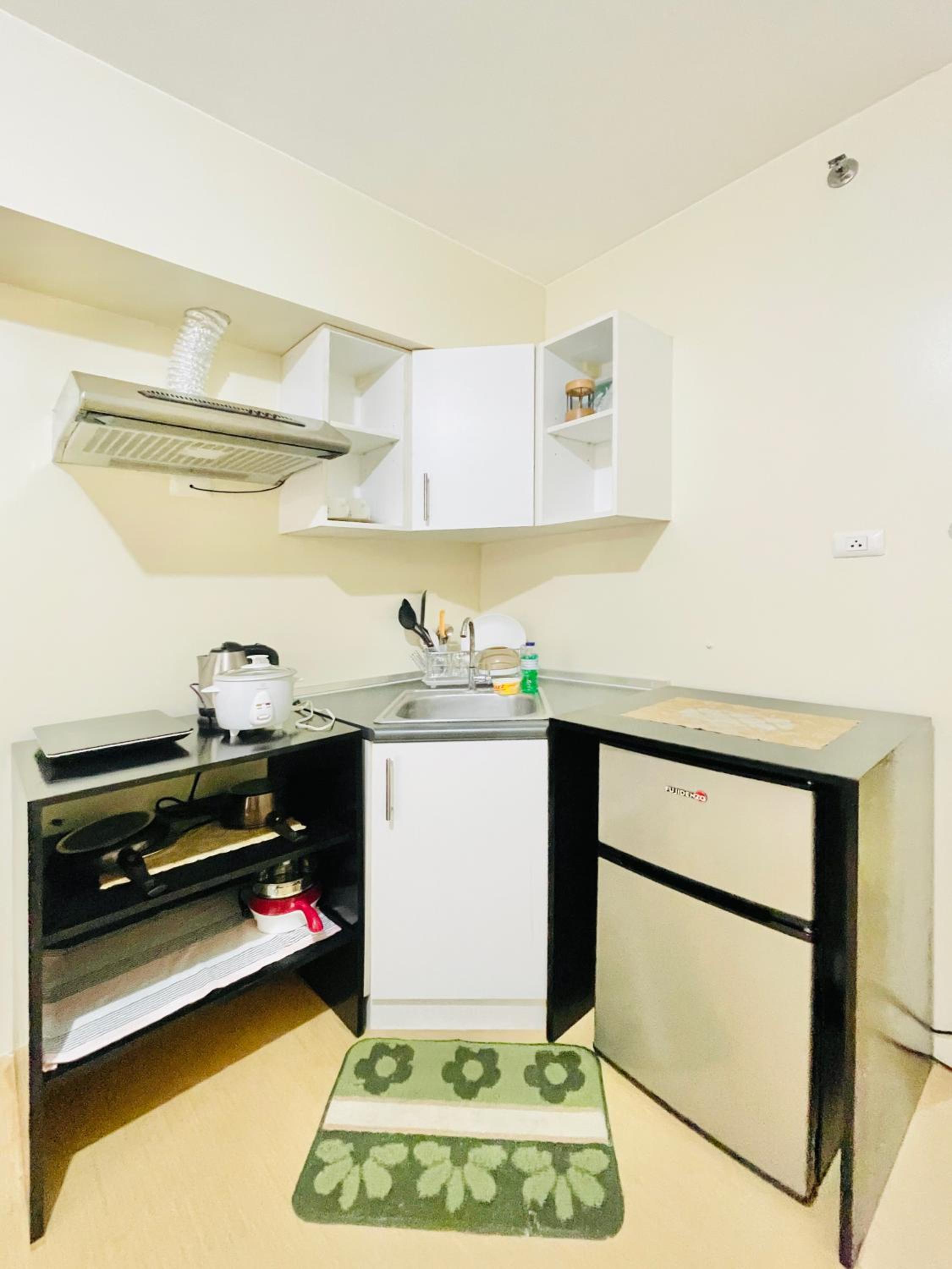 * *L2 Budget Friendly Studio view 5