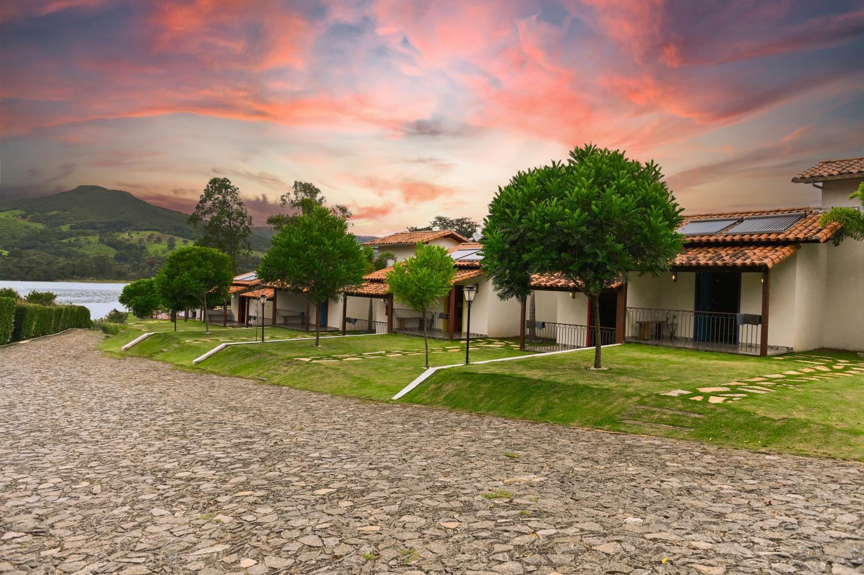 Hotel Pousada Vila do Lago - Image 1