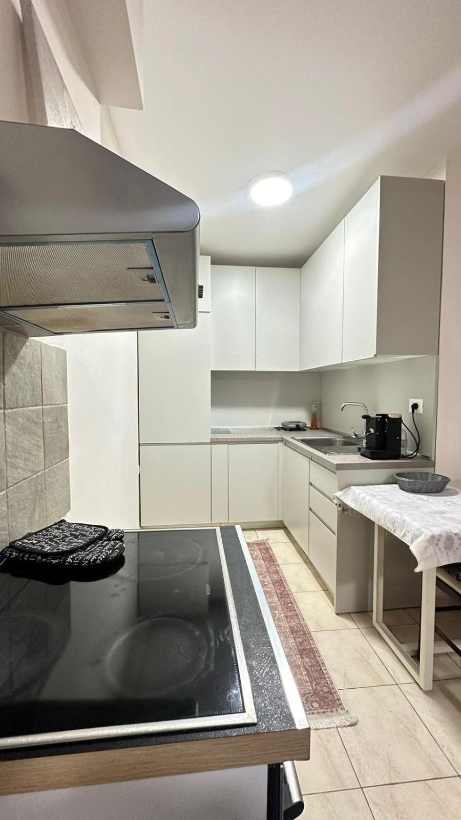 Pazari i Ri: Central Cozy Stay