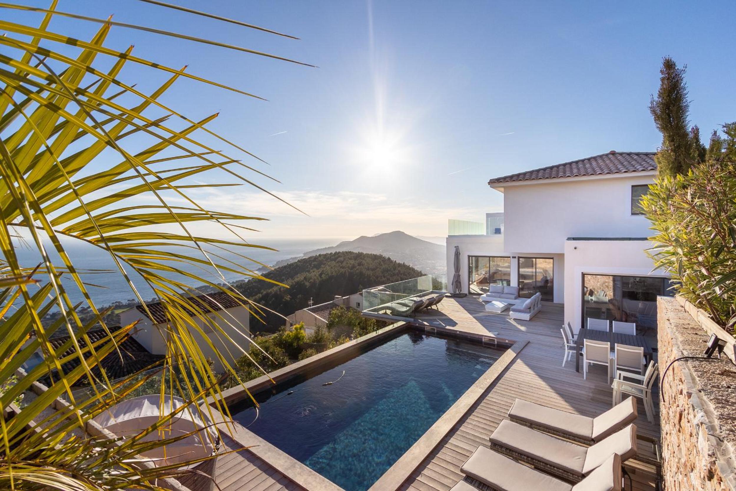 Villa 5 Etoiles vue sur les Iles d'Or Carqueiranne Sea and Mountain Pleasure Villa Vue Mer La Californie
