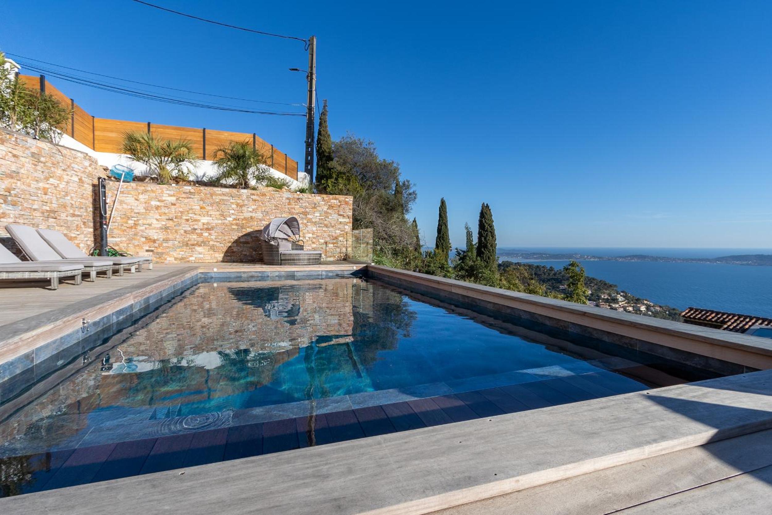 Villa 5 Etoiles vue sur les Iles d'Or Carqueiranne Sea and Mountain Pleasure Villa Vue Mer La Californie