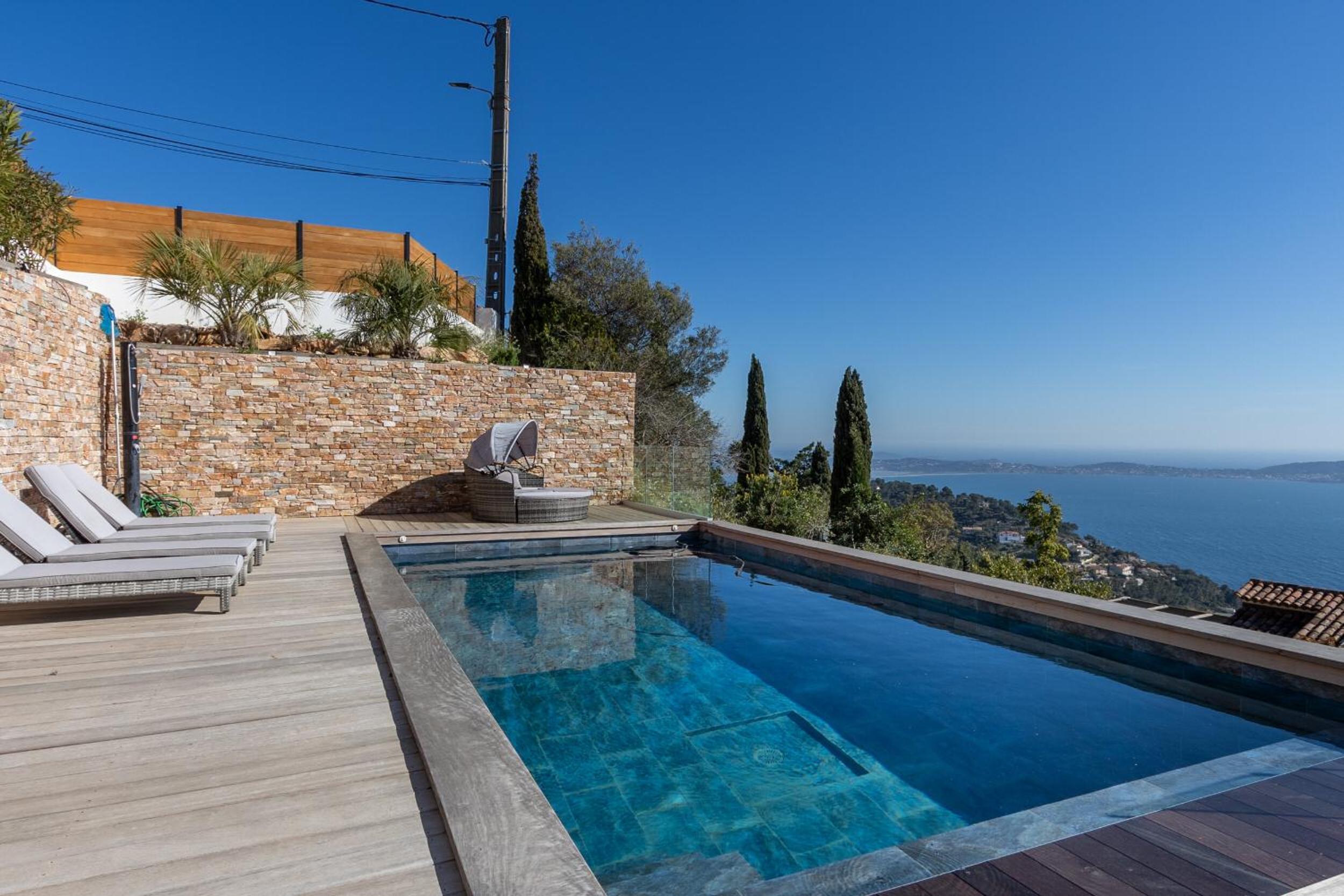 Villa 5 Etoiles vue sur les Iles d'Or Carqueiranne Sea and Mountain Pleasure Villa Vue Mer La Californie